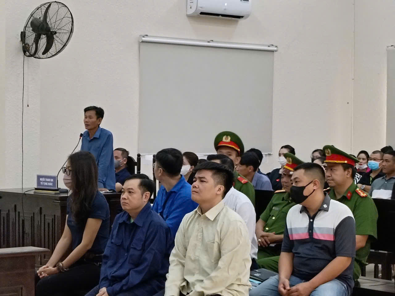 Vụ ch&aacute;y karaoke An Ph&uacute; l&agrave;m 32 người chết: Cựu đội ph&oacute; ph&ograve;ng ch&aacute;y bị đề nghị 7-8 năm t&ugrave;- Ảnh 2.