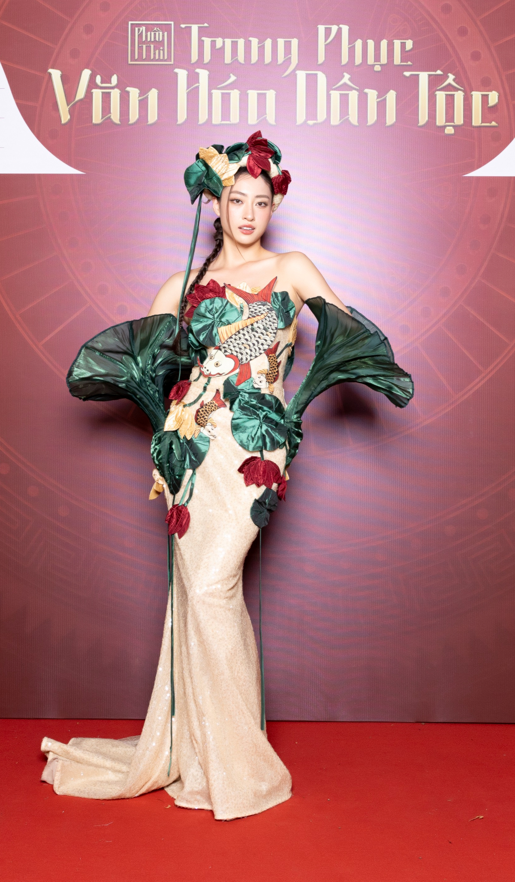 D&agrave;n mỹ nh&acirc;n thả d&aacute;ng tr&ecirc;n thảm đỏ Hoa hậu Quốc gia Việt Nam 2024- Ảnh 2.