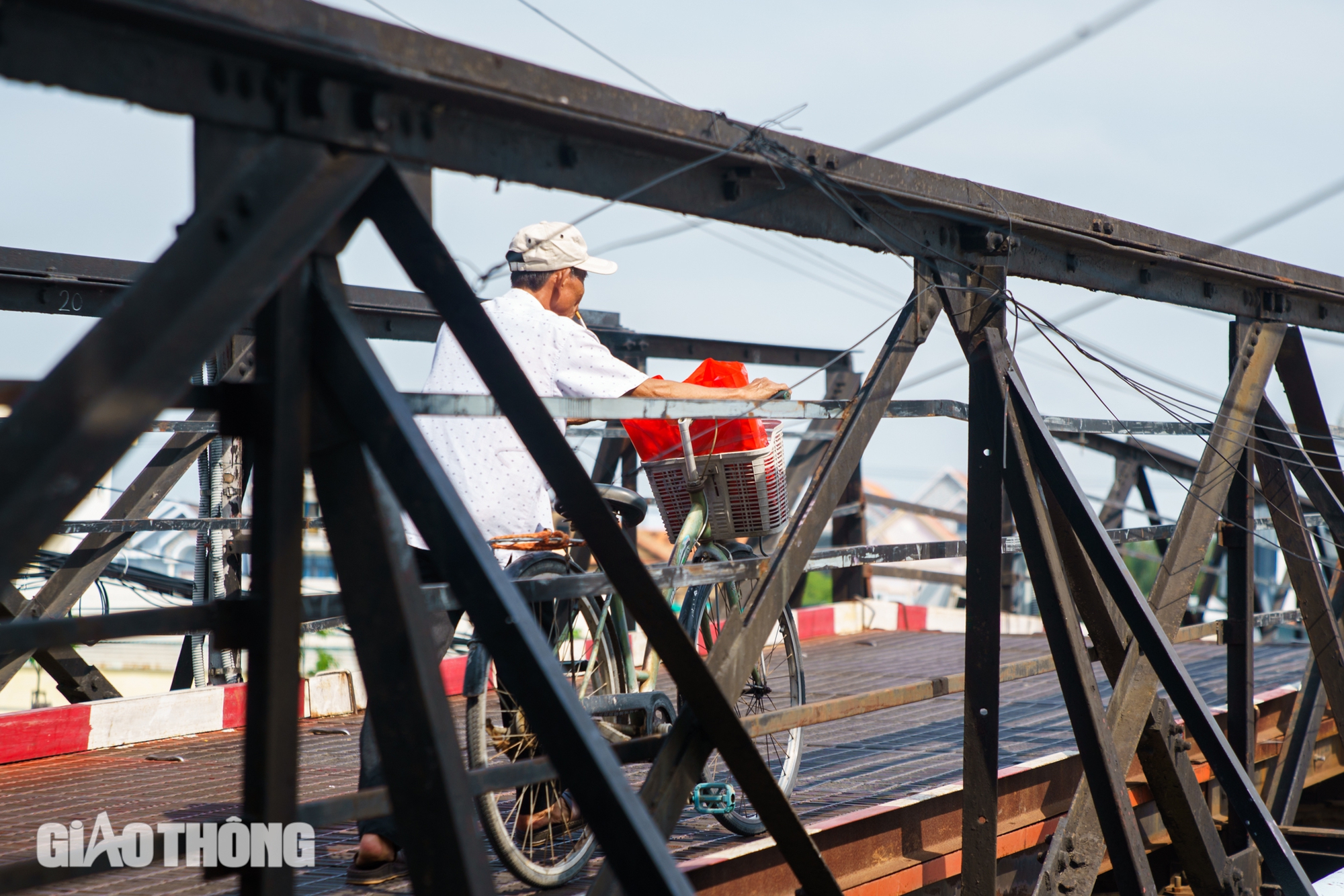 Rợn người khi qua 2 cầu sắt 50 tuổi ở cửa ng&otilde; ph&iacute;a Nam TP.HCM- Ảnh 7.