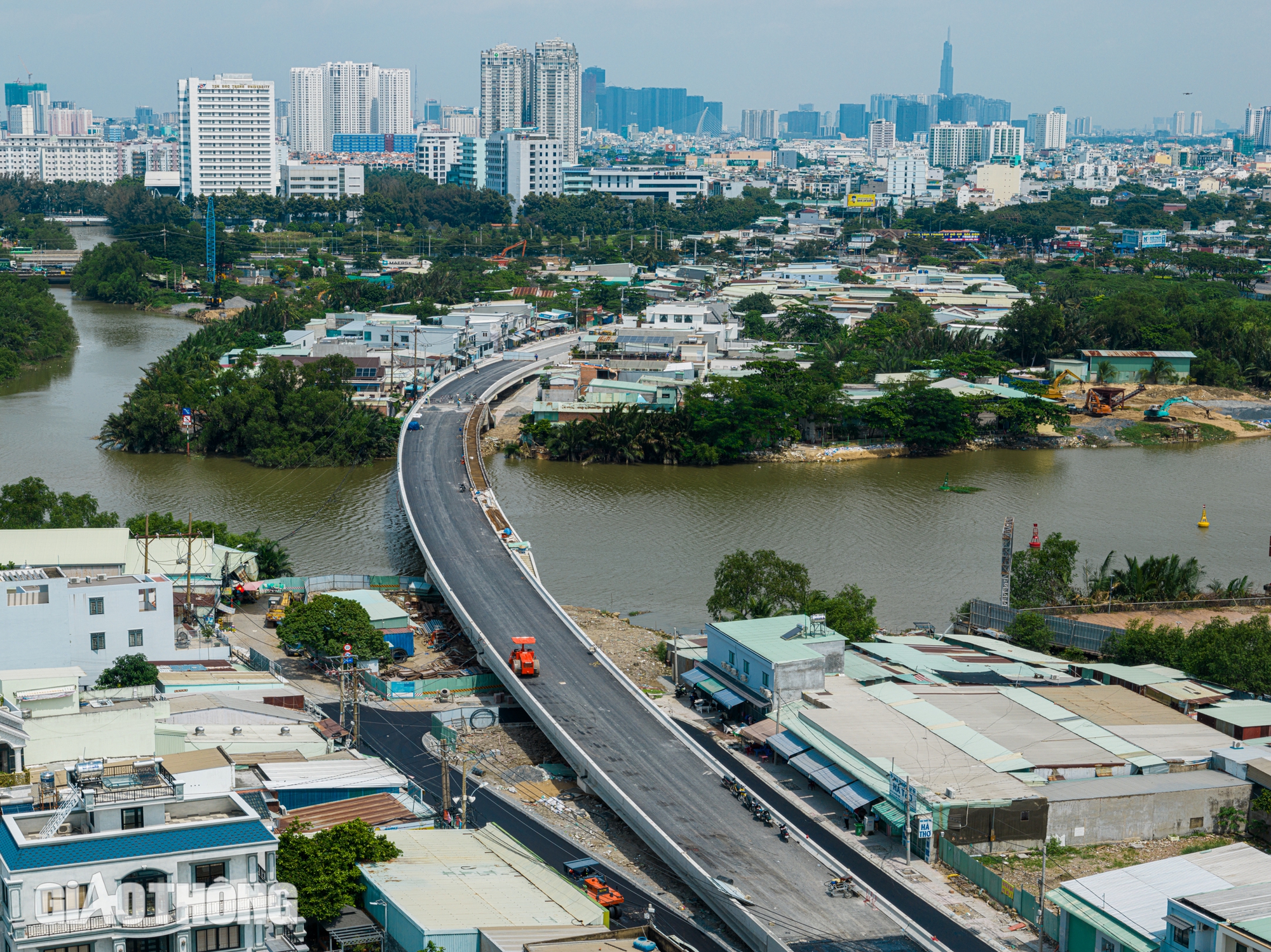 Rợn người khi qua 2 cầu sắt 50 tuổi ở cửa ng&otilde; ph&iacute;a Nam TP.HCM- Ảnh 1.