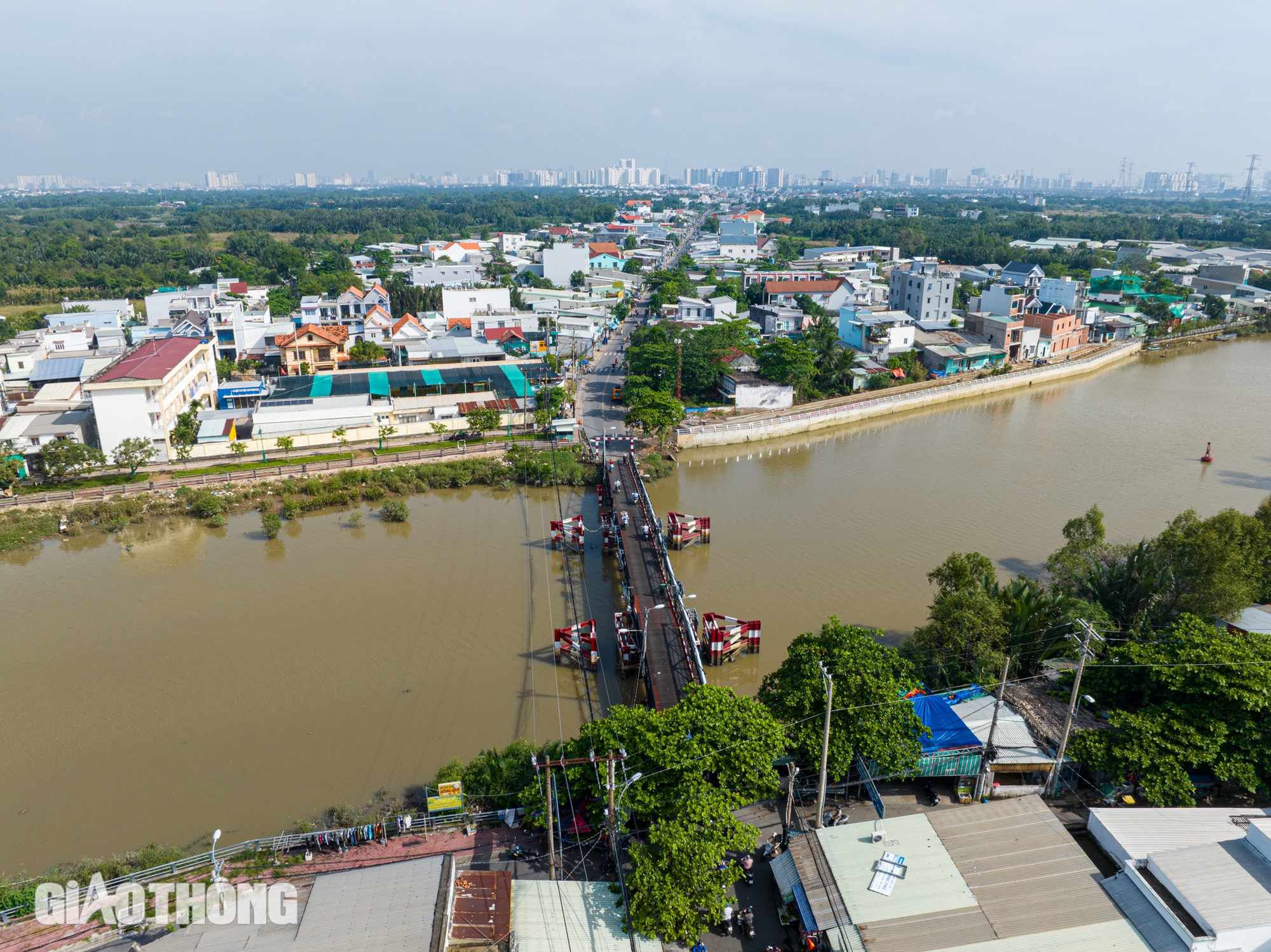 Rợn người khi qua 2 cầu sắt 50 tuổi ở cửa ng&otilde; ph&iacute;a Nam TP.HCM- Ảnh 15.