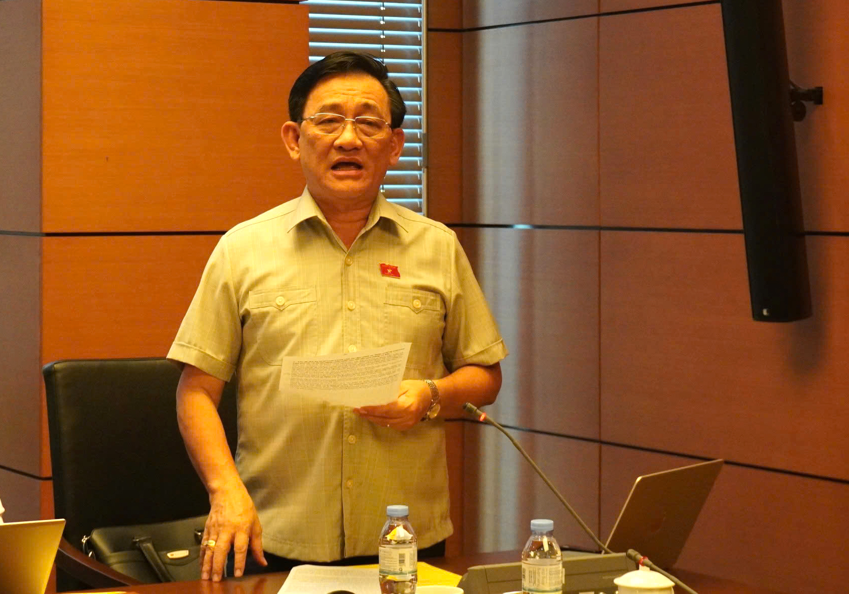 ĐBQH băn khoăn từ vụ &ocirc;ng Vương Tấn Việt, c&ograve;n bao nhi&ecirc;u tiến sĩ "rởm" đang tồn tại?- Ảnh 1.