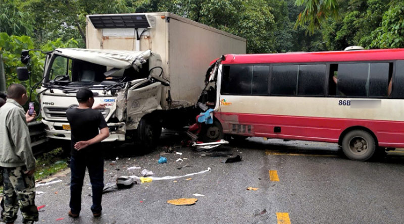 Hiện trường vụ TNGT tr&ecirc;n đ&egrave;o Bảo Lộc.