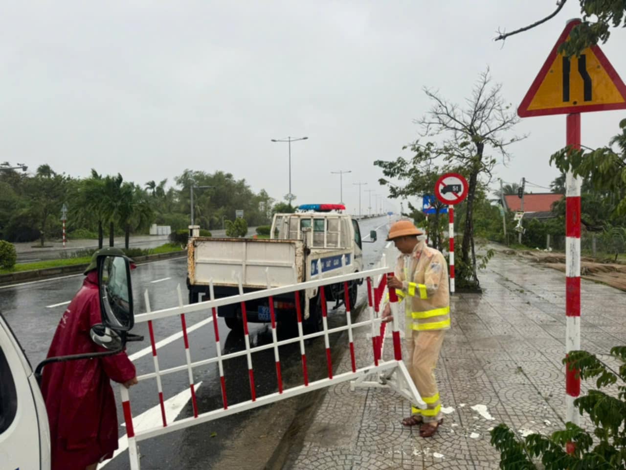 B&atilde;o Tr&agrave; Mi suy yếu th&agrave;nh &aacute;p thấp nhiệt đới- Ảnh 20.