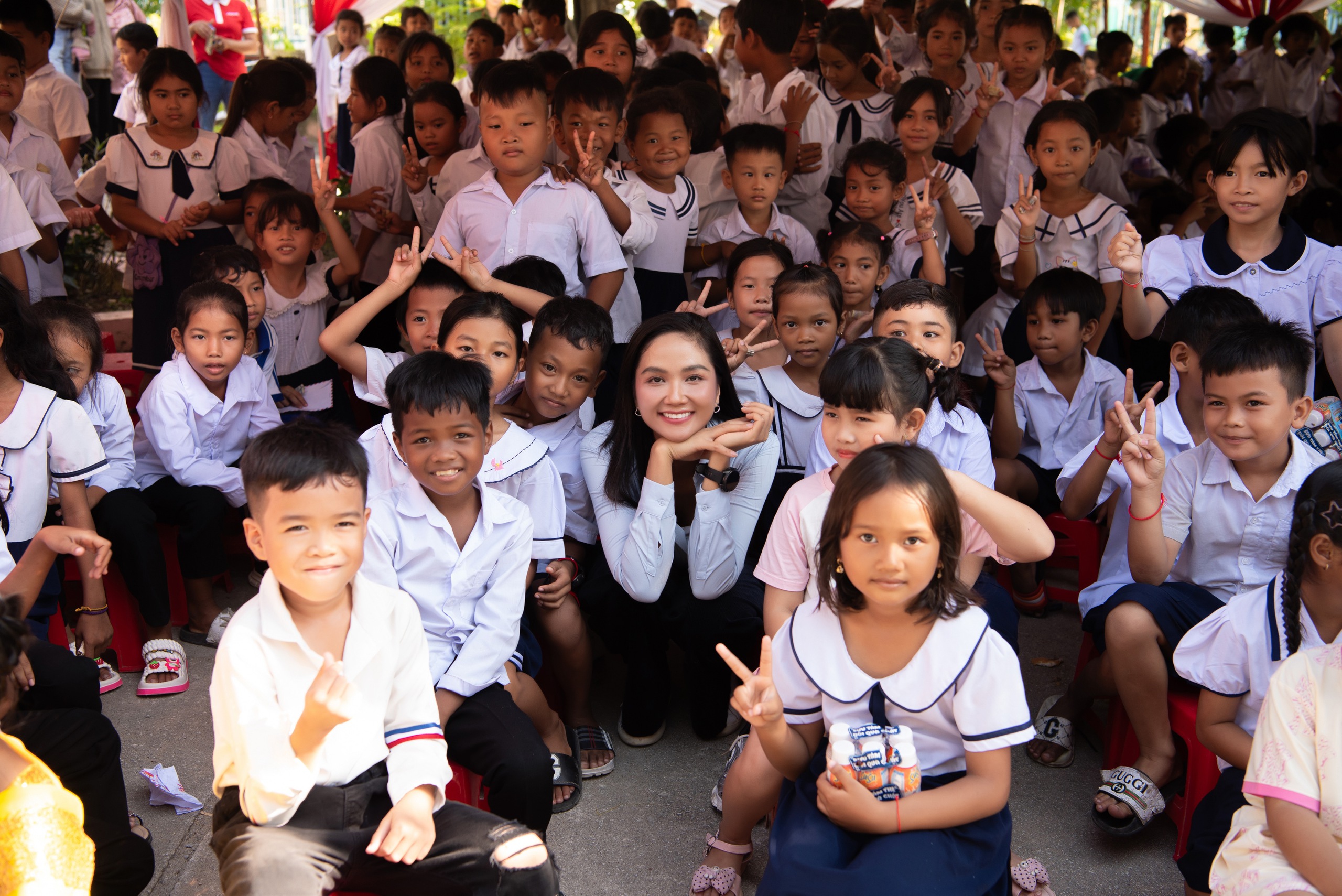 Hoa hậu H&rsquo;Hen Ni&ecirc; về An Giang kh&aacute;nh th&agrave;nh 2 thư viện th&acirc;n thiện- Ảnh 6.