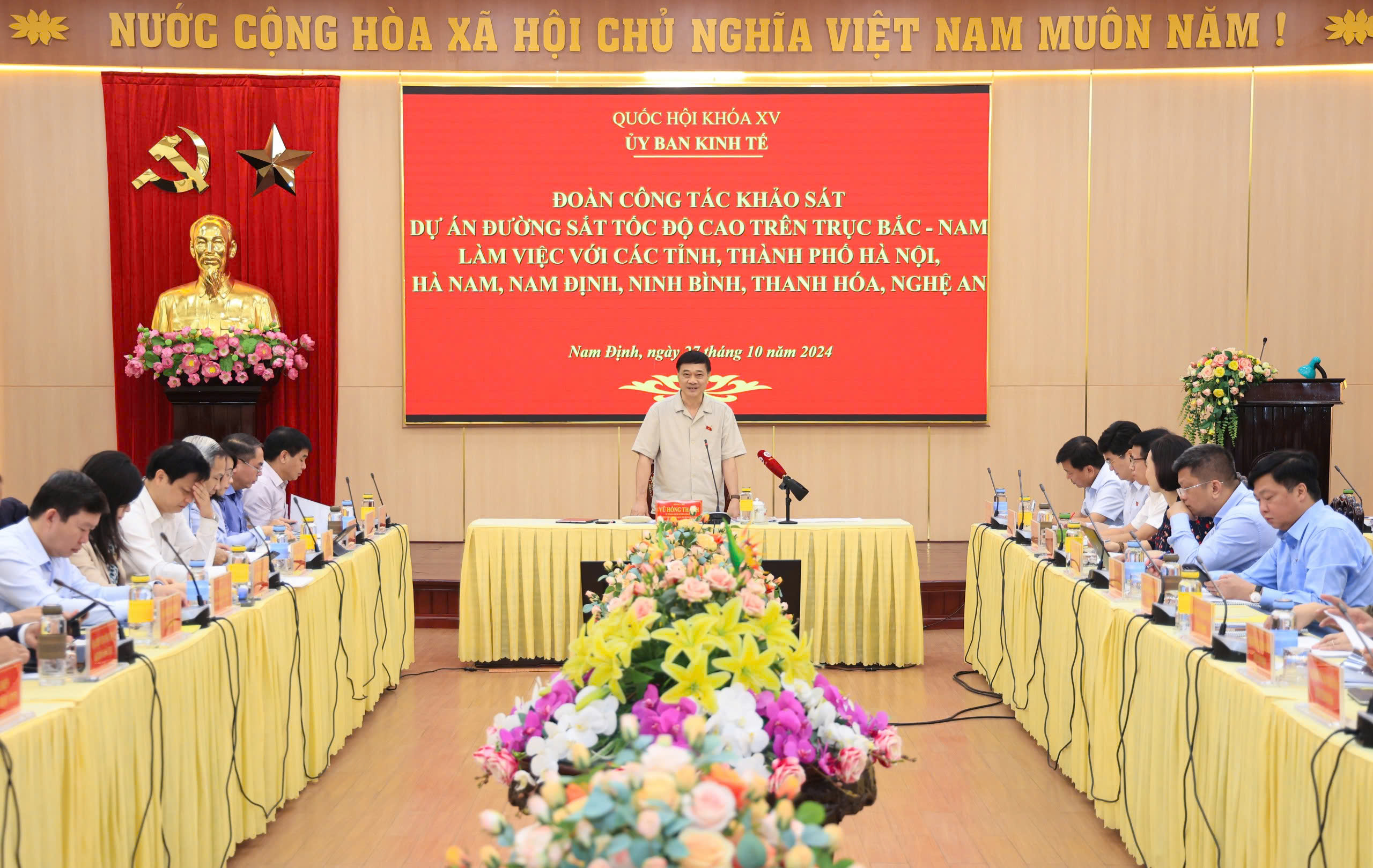 Đo&agrave;n c&ocirc;ng t&aacute;c Quốc hội khảo s&aacute;t thực tế dự &aacute;n đường sắt tốc độ cao Bắc - Nam- Ảnh 3.
