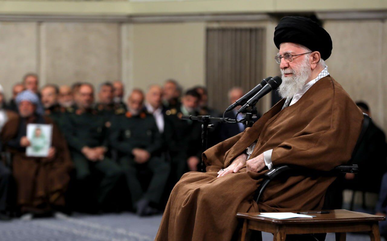 Đại gi&aacute;o chủ Iran: T&igrave;m c&aacute;ch đ&aacute;p trả, cho Israel thấy sức mạnh đ&aacute;ng gờm nhất