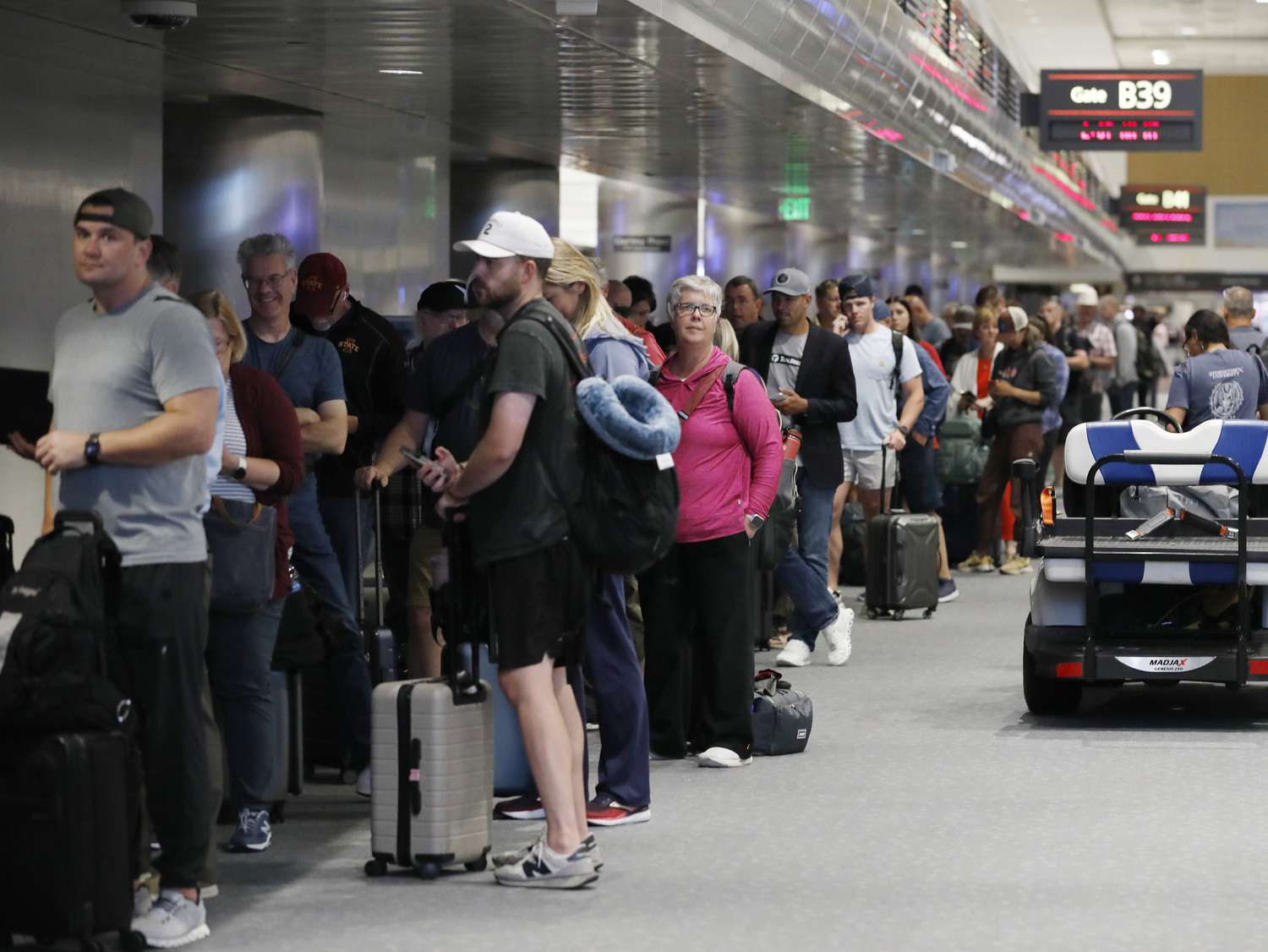 Mỹ ứng dụng c&ocirc;ng nghệ ngăn h&agrave;nh kh&aacute;ch chen h&agrave;ng khi l&ecirc;n m&aacute;y bay- Ảnh 2.