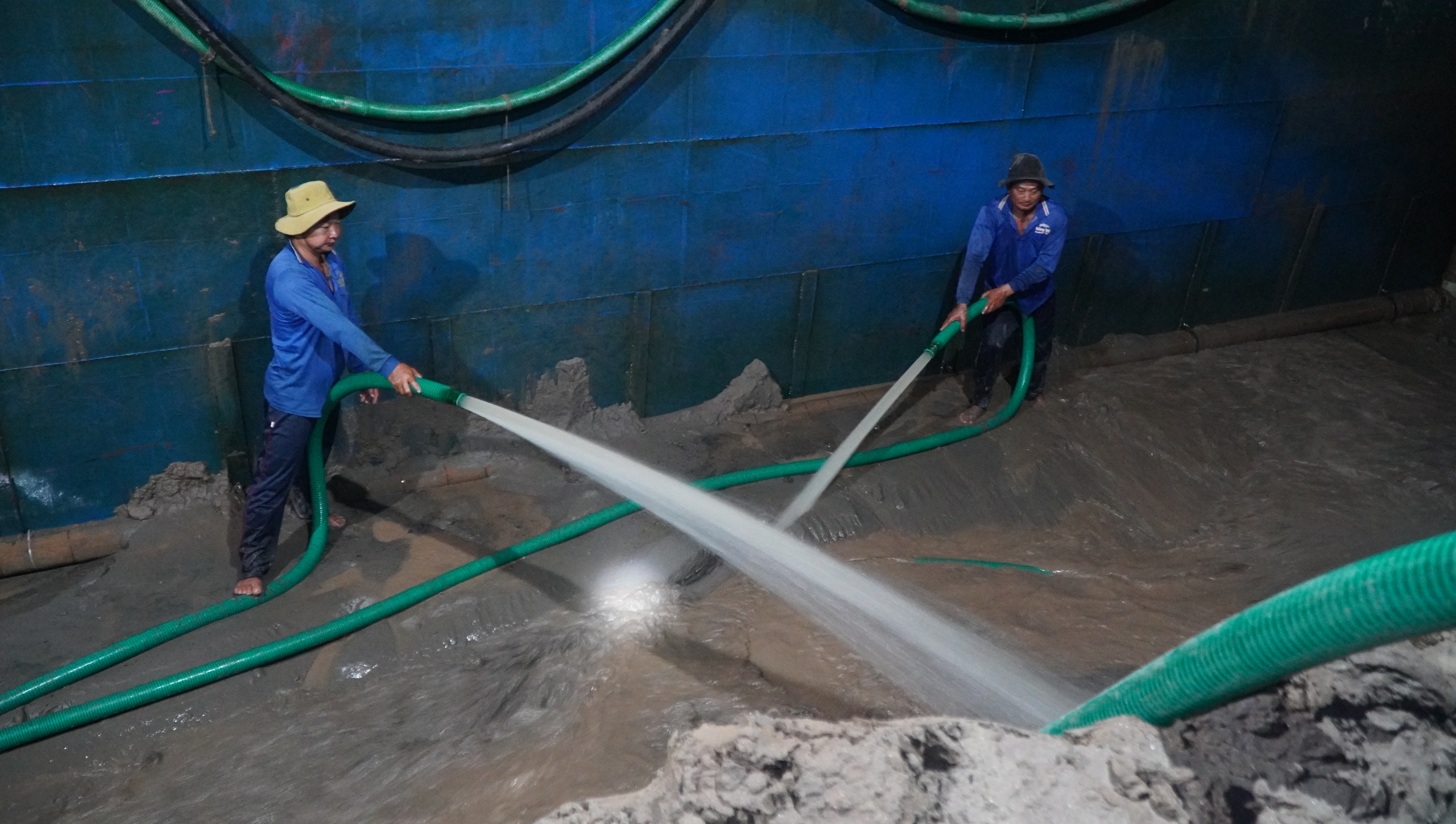 Xuyên đêm trên công trường cao tốc Cao Lãnh - An Hữu- Ảnh 1. Xuyên đêm trên công trường cao tốc Cao Lãnh - An Hữu- Ảnh 1.