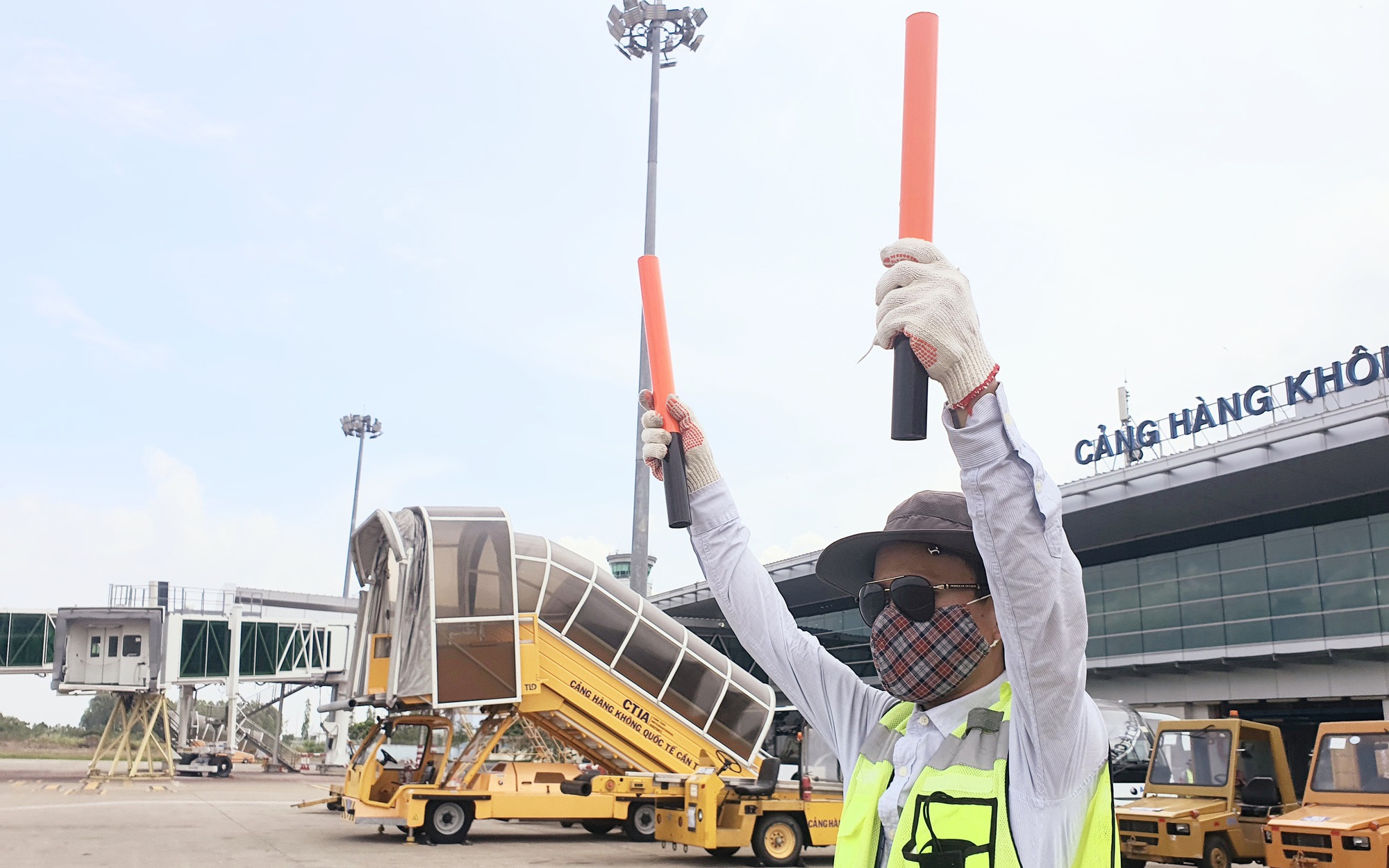 Thủ tướng y&ecirc;u cầu th&aacute;o gỡ vướng mắc, sớm n&acirc;ng cấp s&acirc;n bay Cần Thơ