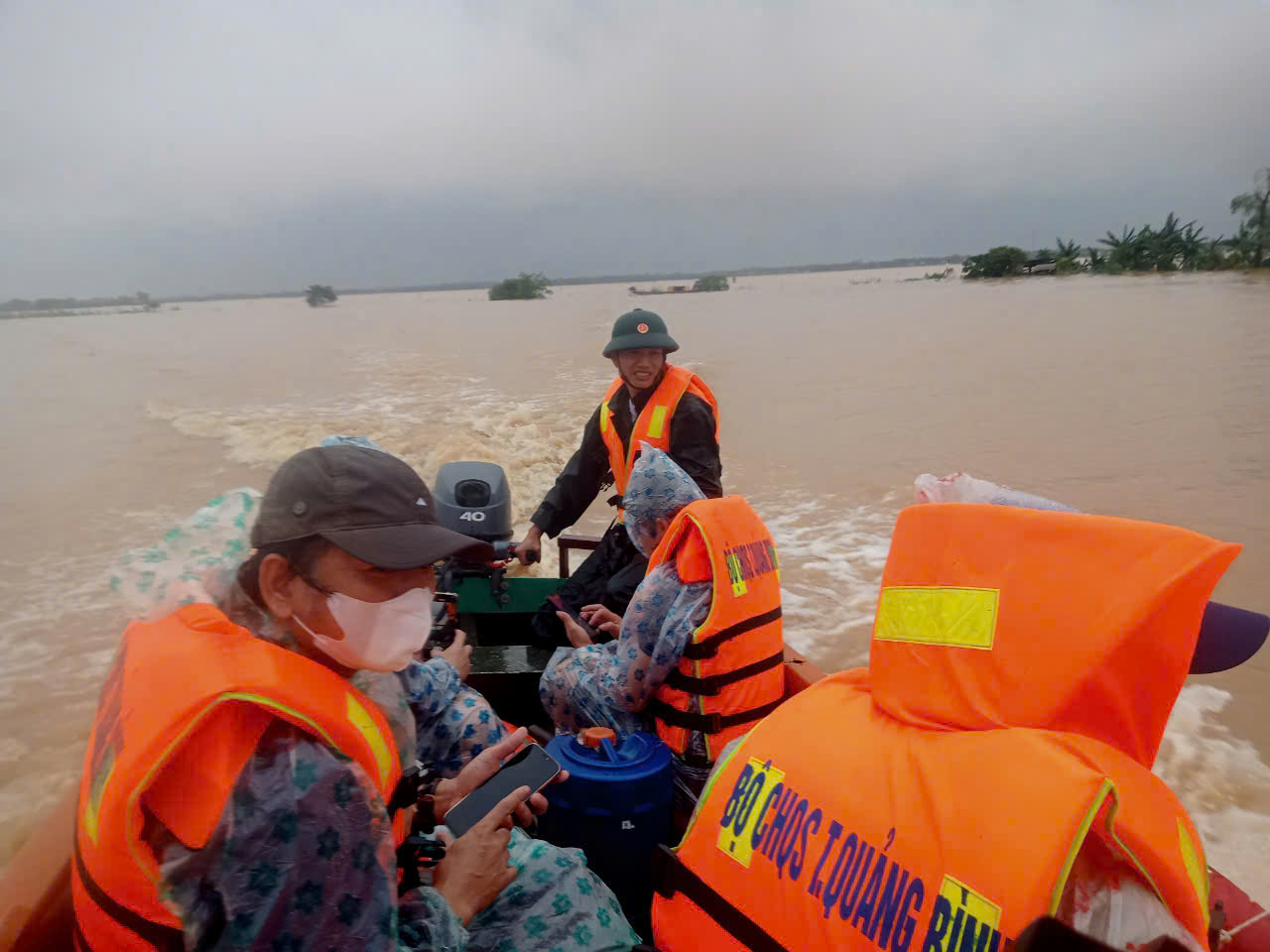 Quảng B&igrave;nh chủ động phương &aacute;n sống chung với lũ- Ảnh 1.
