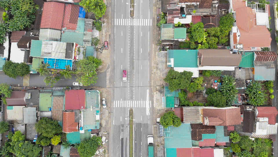 Nghệ An: Bất cập giao th&ocirc;ng ở ng&atilde; ba chợ Sy Nam tr&ecirc;n QL1, tai nạn r&igrave;nh rập người đi đường- Ảnh 5.