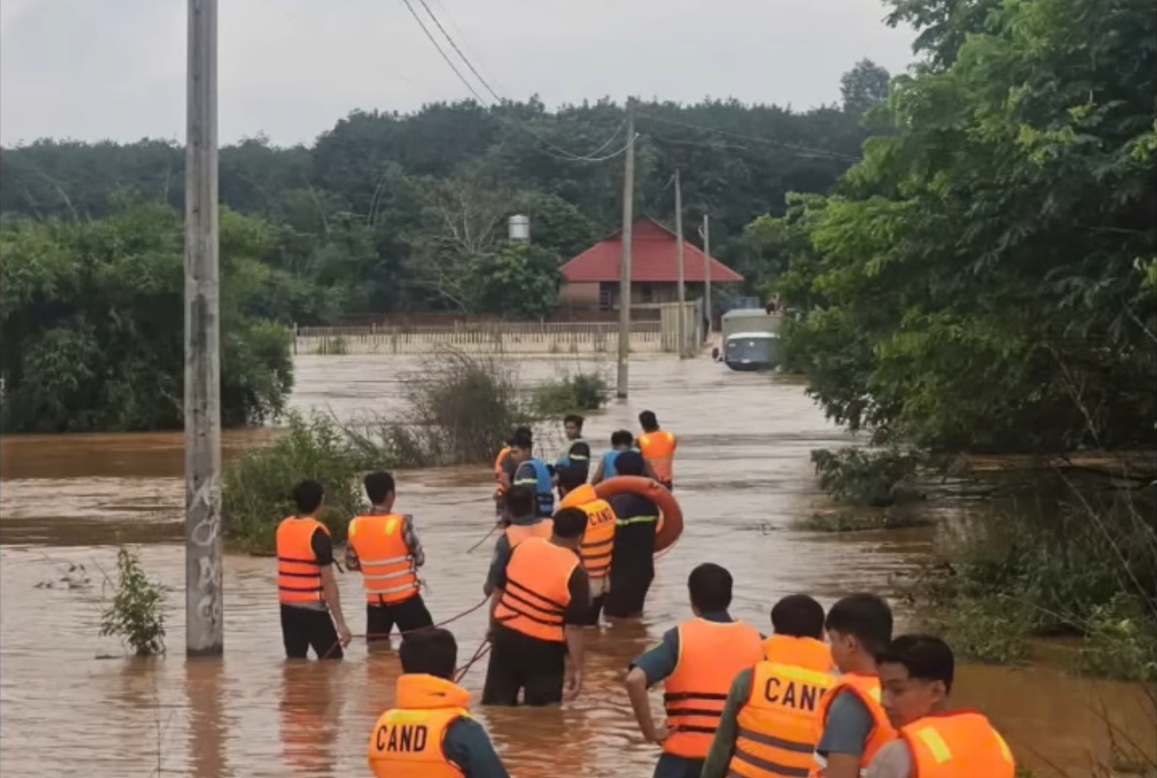 Lũ lụt g&acirc;y ngập diện rộng ở Đồng Nai: 2.600 học sinh phải nghỉ học, nhiều nơi cấm đường- Ảnh 3.
