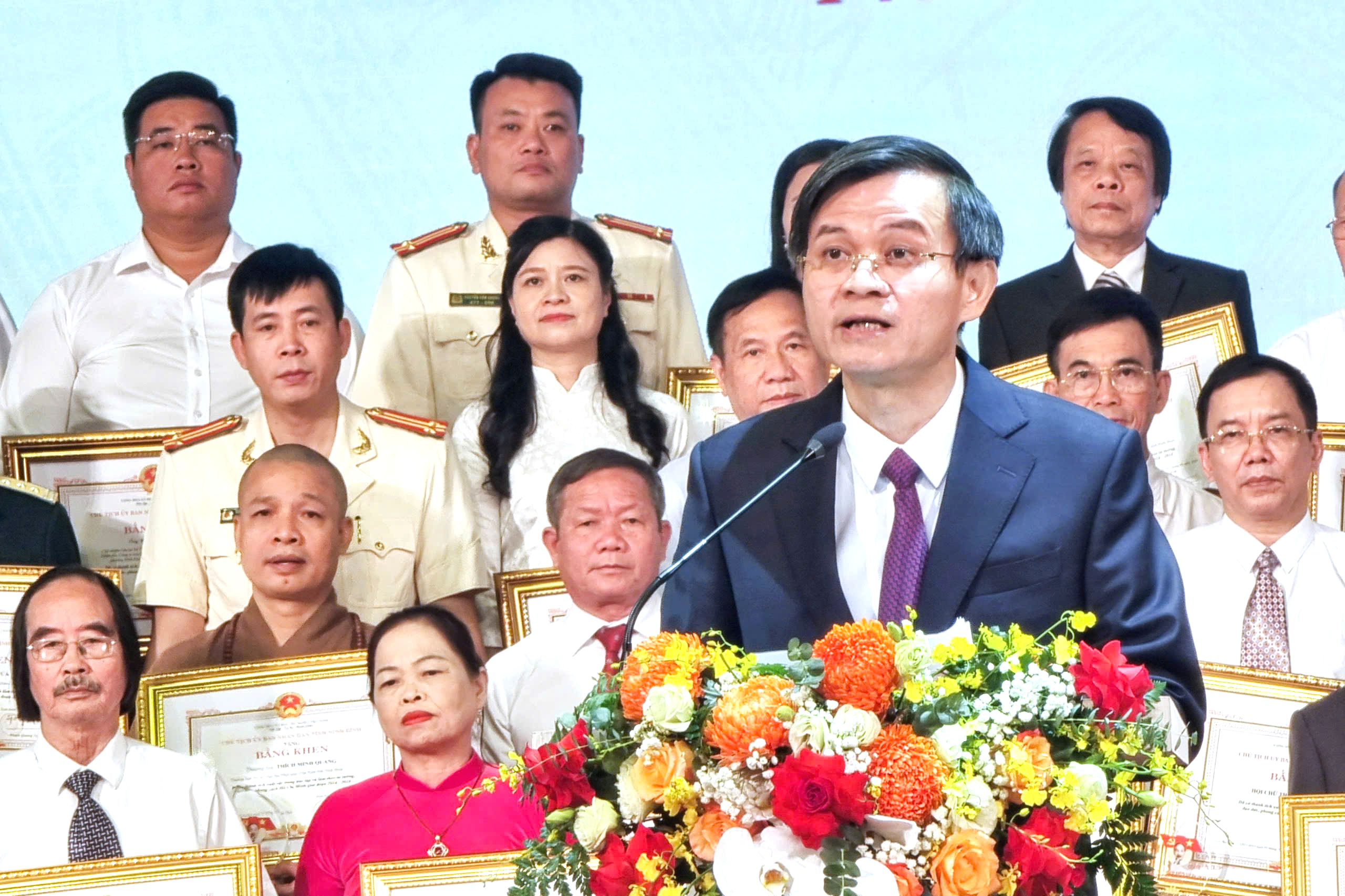 Cựu chiến binh bỏ tiền t&uacute;i l&agrave;m cầu cho d&acirc;n đi- Ảnh 2.