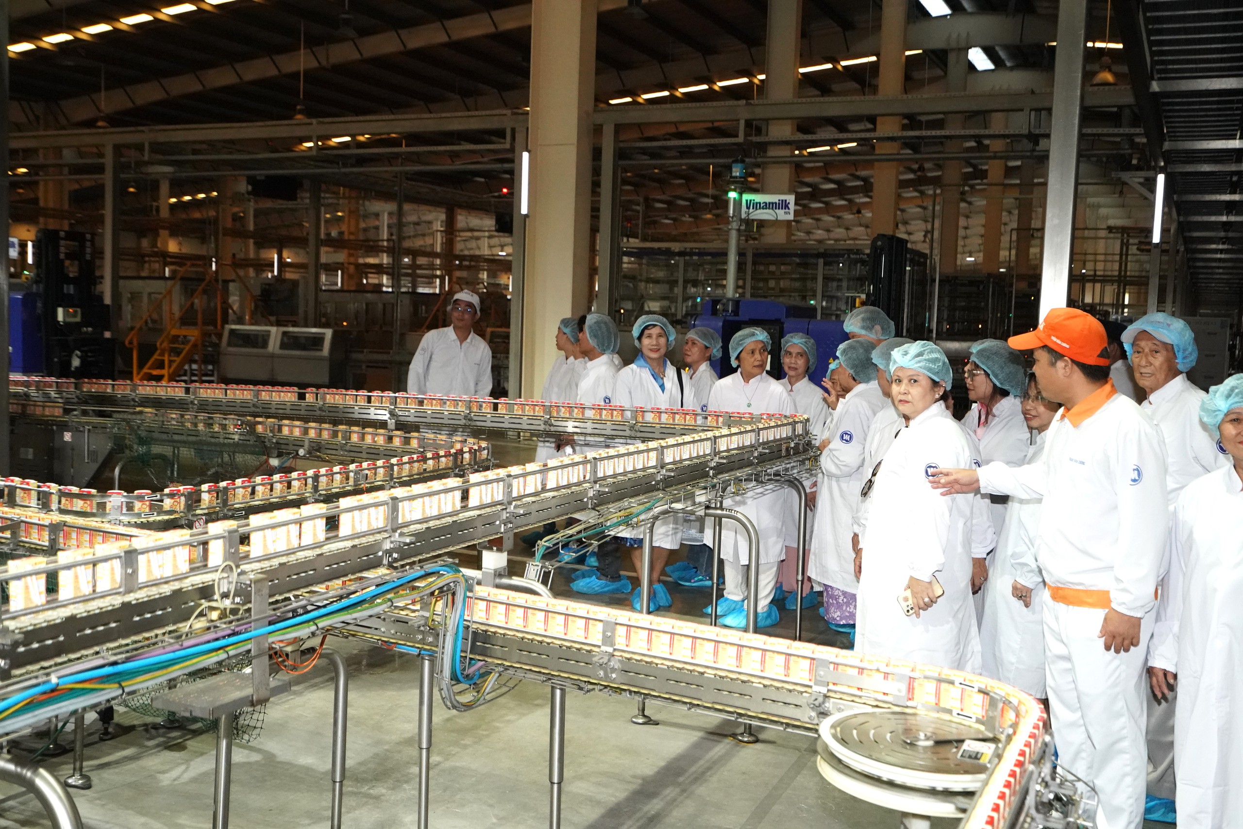 Ấn tượng vì sự đầu tư siêu nhà máy của Vinamilk để làm ra mỗi hộp sữa- Ảnh 4. Ấn tượng vì sự đầu tư siêu nhà máy của Vinamilk để làm ra mỗi hộp sữa- Ảnh 4.