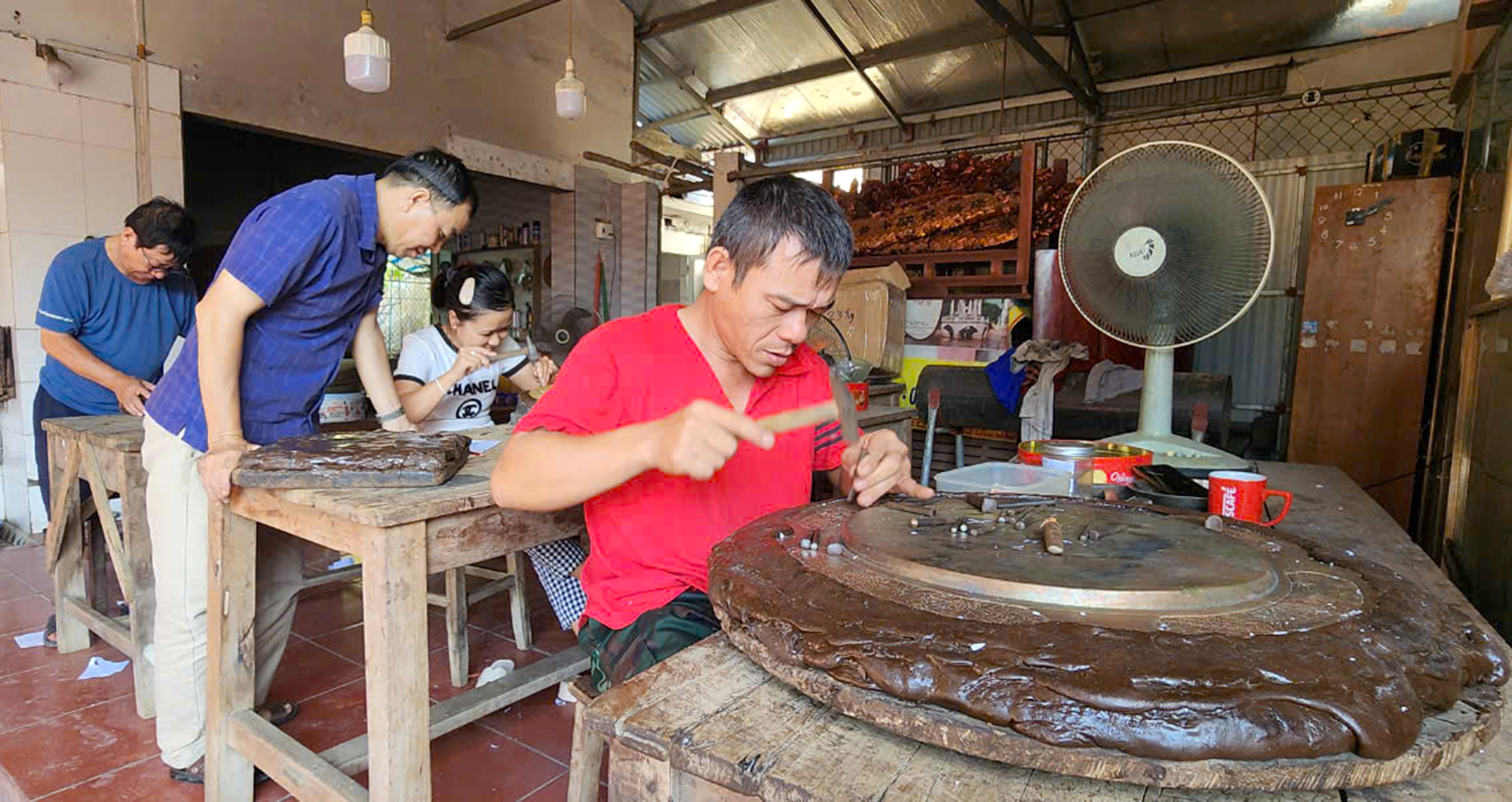 L&agrave;ng chạm bạc hơn 600 năm tuổi ở qu&ecirc; l&uacute;a- Ảnh 1.