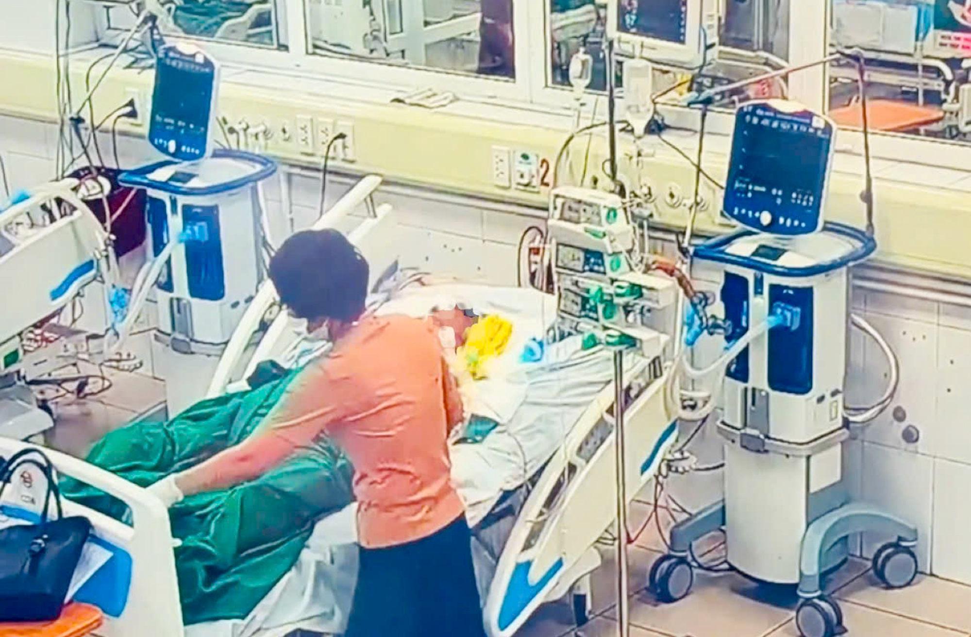 Nhiều ca nhiễm khuẩn, biến chứng sau lũ lụt- Ảnh 2.