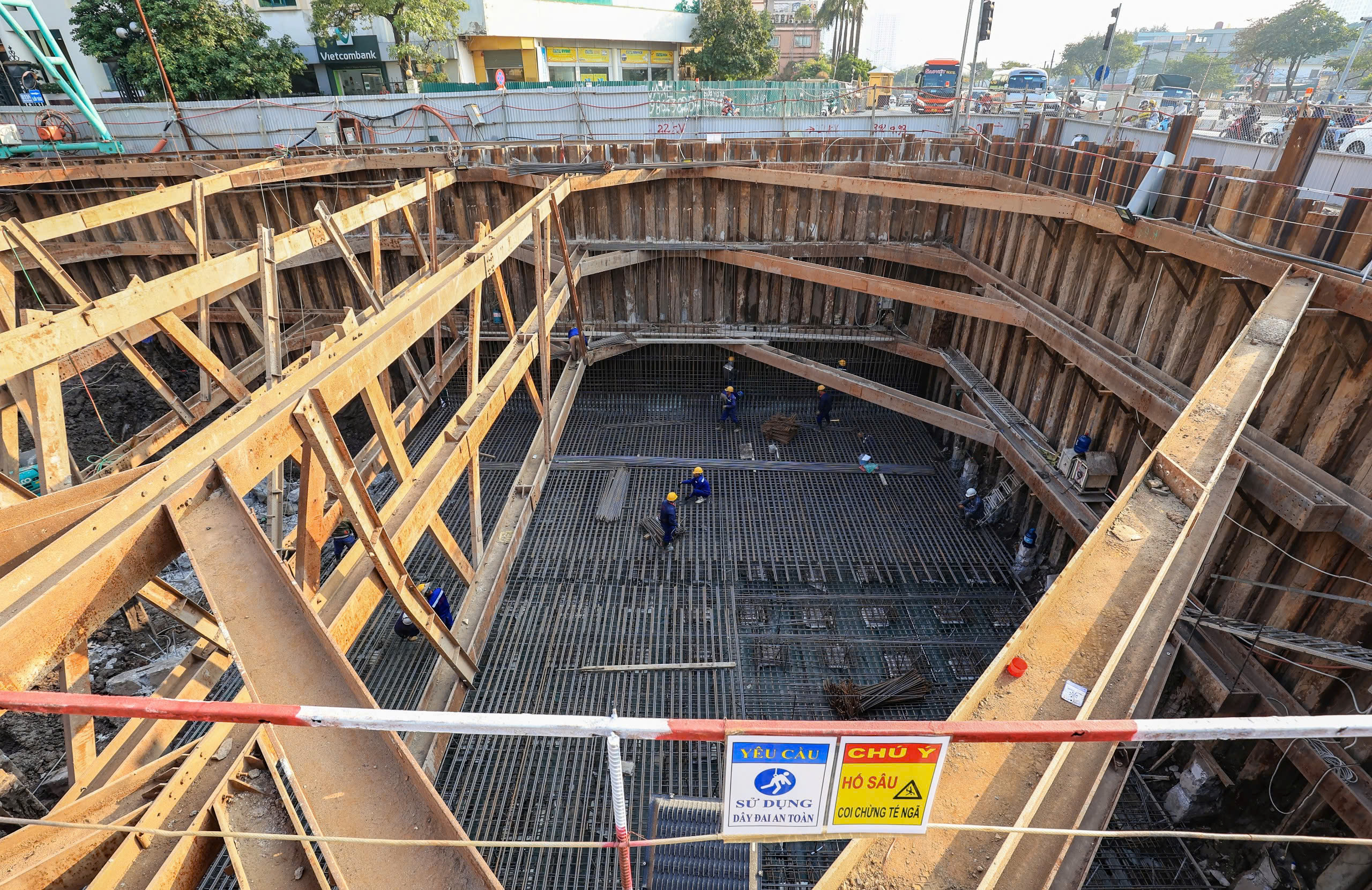 Cận cảnh hầm chui gần 800 tỷ đồng ở H&agrave; Nội sau 2 năm thi c&ocirc;ng- Ảnh 12.