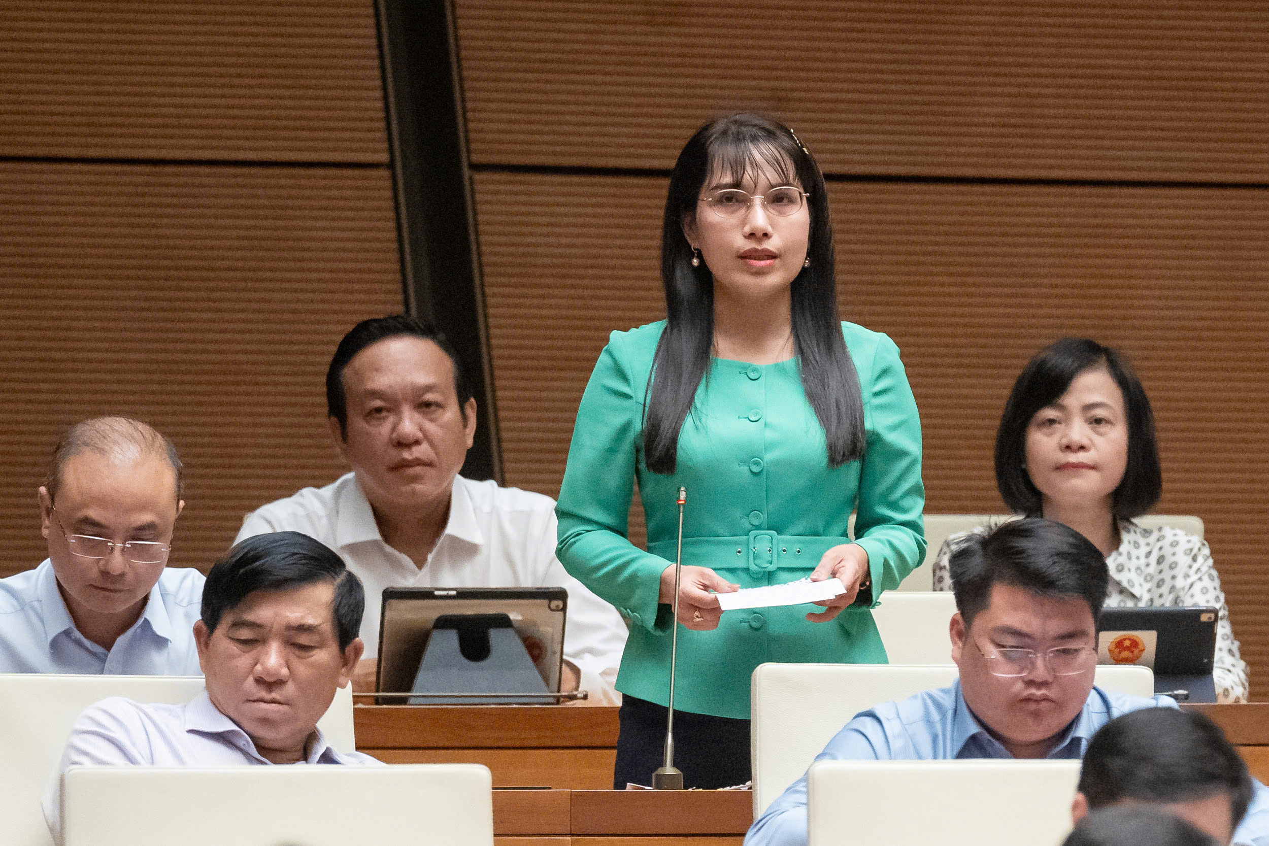Đại biểu Quốc hội: Nhiều phụ huynh  nghĩ trường b&aacute;n bảo hiểm y tế lấy hoa hồng- Ảnh 3.