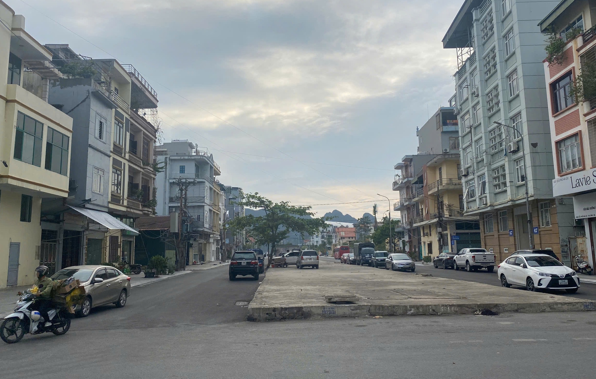 TP Hạ Long chỉnh trang đ&ocirc; thị, giải quyết "cơn kh&aacute;t" điểm đỗ xe- Ảnh 3.