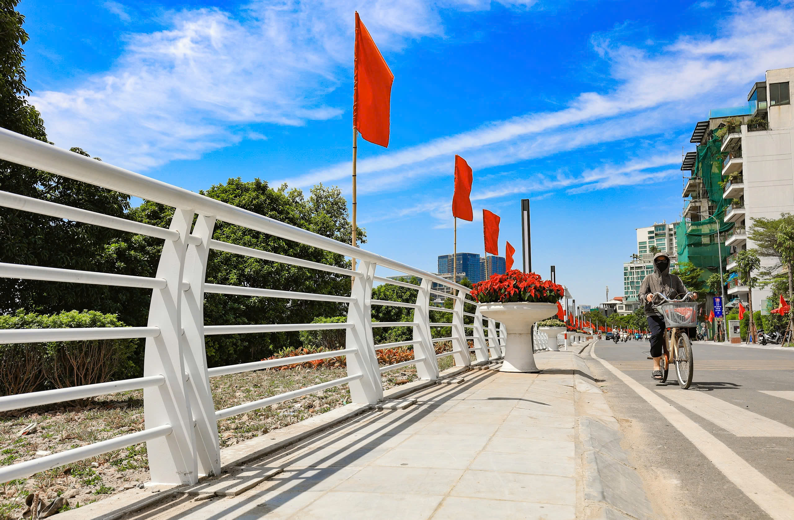 H&agrave; Nội: Ngắm đường Xu&acirc;n Diệu vừa th&ocirc;ng xe sau nhiều năm thi c&ocirc;ng- Ảnh 9.