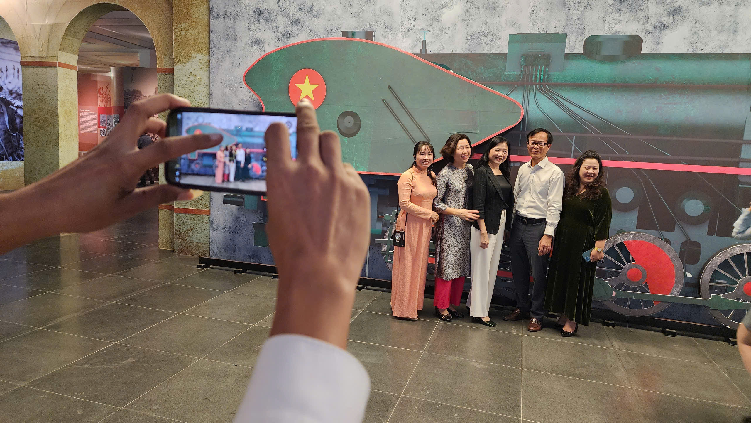 Khám phá không gian 2.500m2 tái hiện thành tựu kinh tế, văn hóa, xã hội của Thủ đô- Ảnh 17. Khám phá không gian 2.500m2 tái hiện thành tựu kinh tế, văn hóa, xã hội của Thủ đô- Ảnh 17.