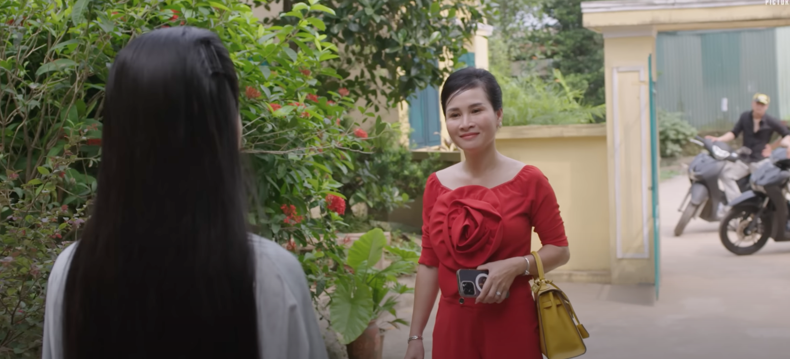 Đi giữa trời rực rỡ tập 48: Chải ngậm ng&ugrave;i nh&igrave;n Pu bước l&ecirc;n &ocirc; t&ocirc; của Th&aacute;i - Ảnh 3.