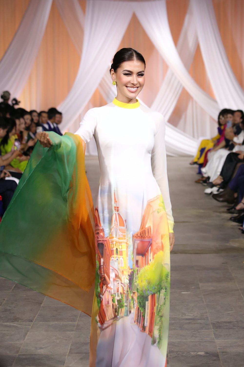 Hai th&iacute; sinh "nặng k&yacute;" bỏ thi Miss Cosmo 2024- Ảnh 2.