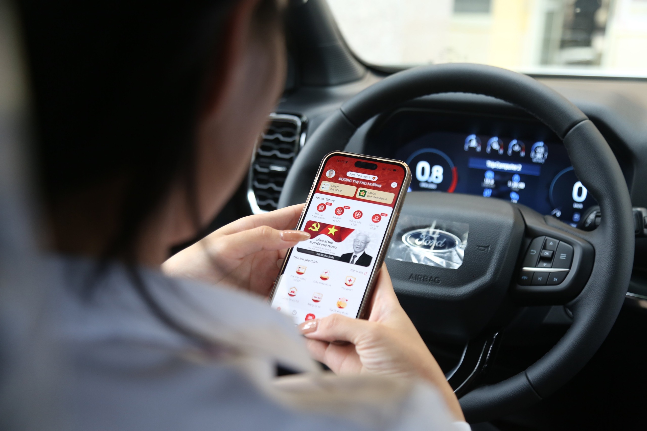Hơn 21.300 &ocirc; t&ocirc;, xe m&aacute;y đăng k&yacute; online th&agrave;nh c&ocirc;ng qua VNeID- Ảnh 2.