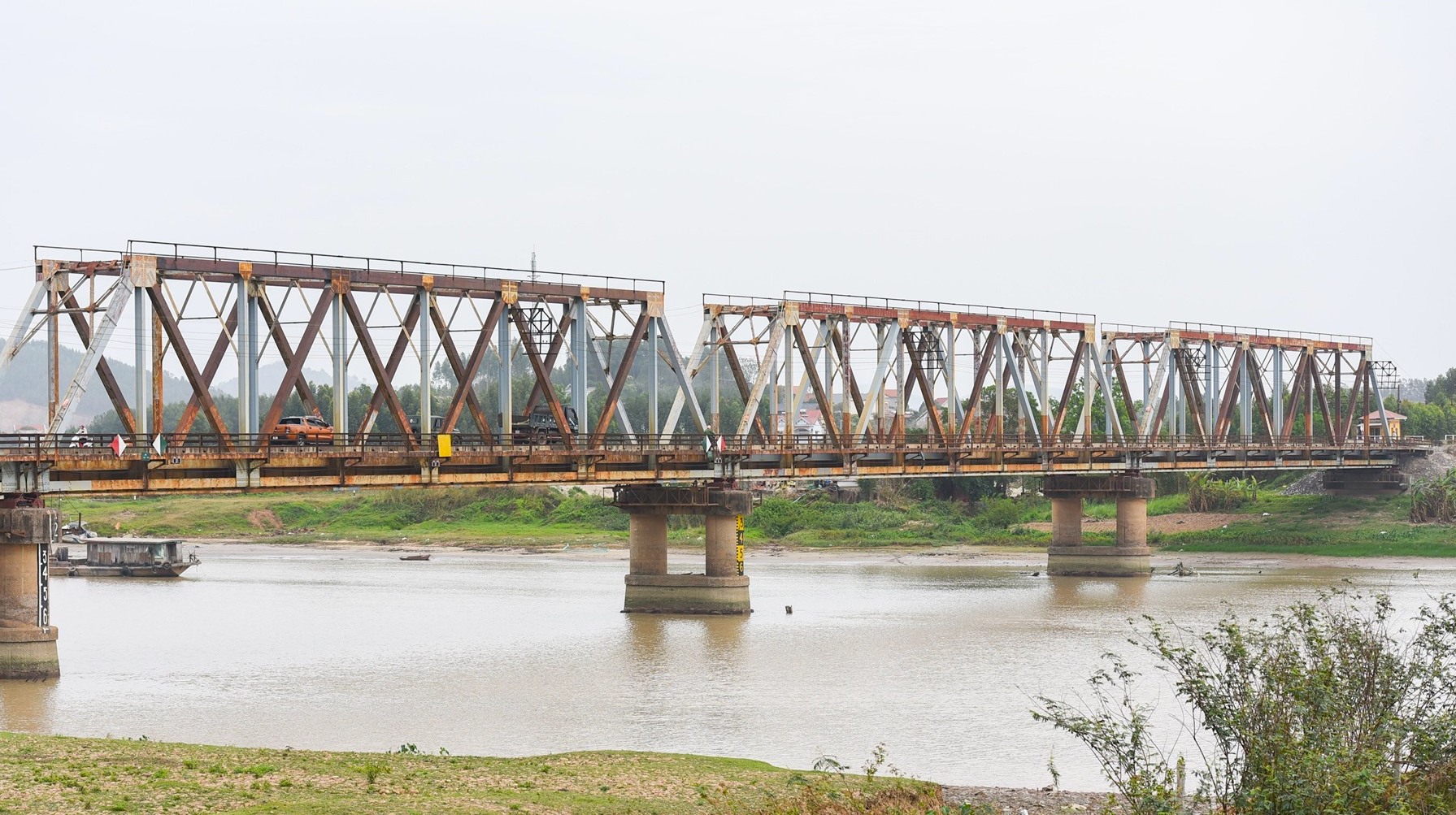 Hạn chế giao th&ocirc;ng đường thủy khu vực cầu Cẩm L&yacute; từ 6/10- Ảnh 1.