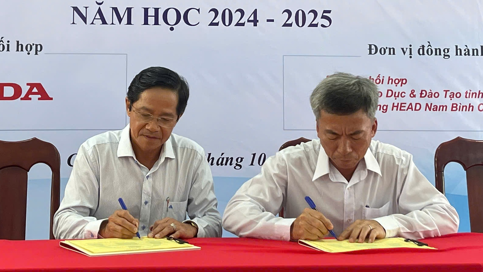 C&agrave; Mau ph&aacute;t động học sinh, sinh vi&ecirc;n chấp h&agrave;nh luật giao th&ocirc;ng- Ảnh 2.