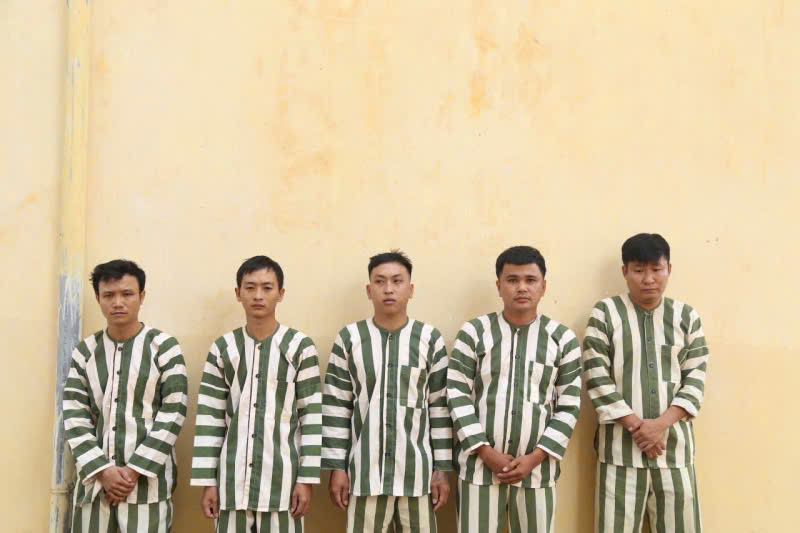 Triệt xóa đường dây làm giấy tờ giả quy mô lớn ở Bình Dương- Ảnh 1. Triệt xóa đường dây làm giấy tờ giả quy mô lớn ở Bình Dương- Ảnh 1.