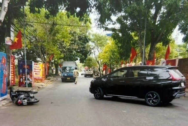 Đề xuất nâng mức phạt hành vi giao xe cho người không đủ điều kiện cầm lái- Ảnh 1. Đề xuất nâng mức phạt hành vi giao xe cho người không đủ điều kiện cầm lái- Ảnh 1.