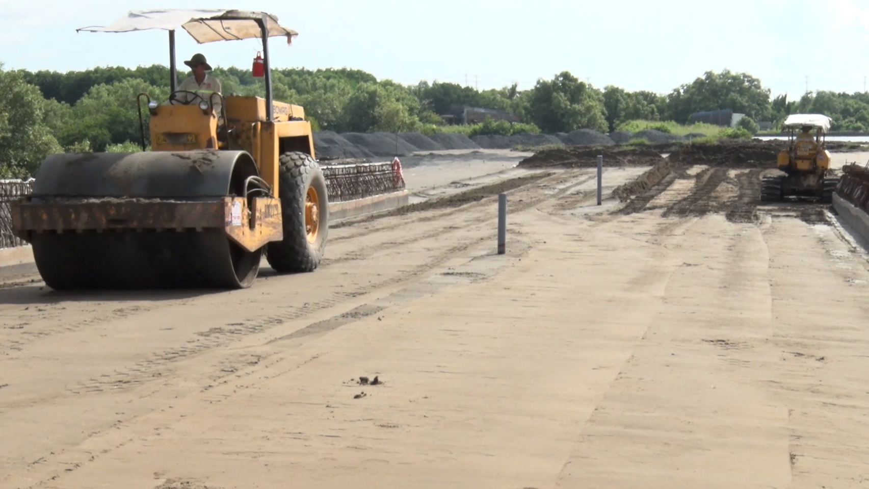 Người d&acirc;n h&aacute;o hức chờ ng&agrave;y th&ocirc;ng xe cầu nối Bạc Li&ecirc;u - C&agrave; Mau- Ảnh 2.