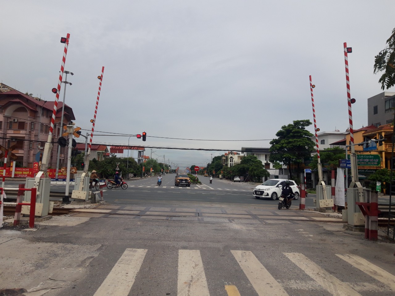 Thiếu vốn, nhiều c&ocirc;ng tr&igrave;nh an to&agrave;n đường sắt chưa thể triển khai- Ảnh 2.