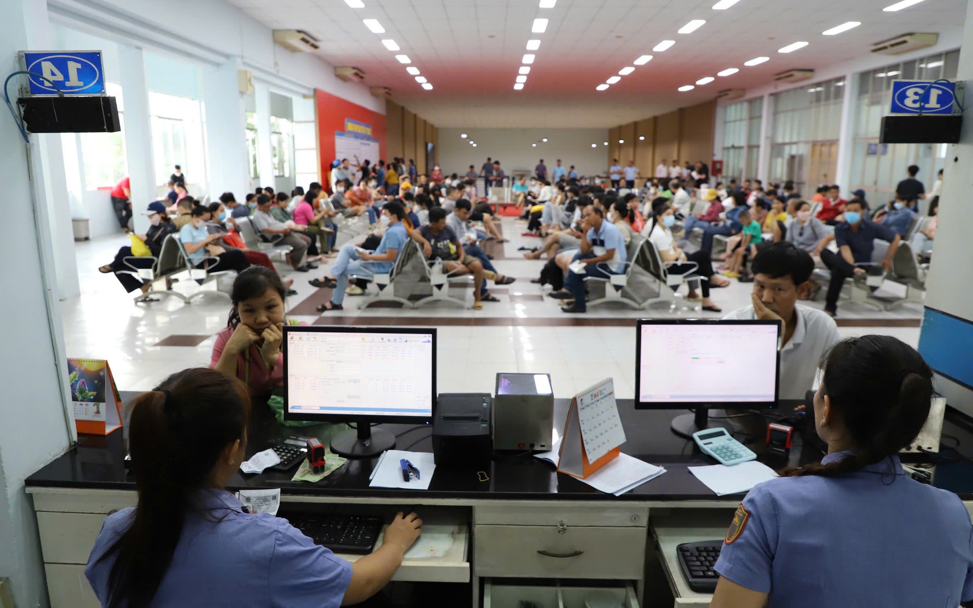 Hơn 40 nghìn vé tàu Tết được bán thành công sau một ngày mở bán- Ảnh 2. Hơn 26 nghìn vé tàu Tết được khách đặt mua sau 2 giờ mở bán