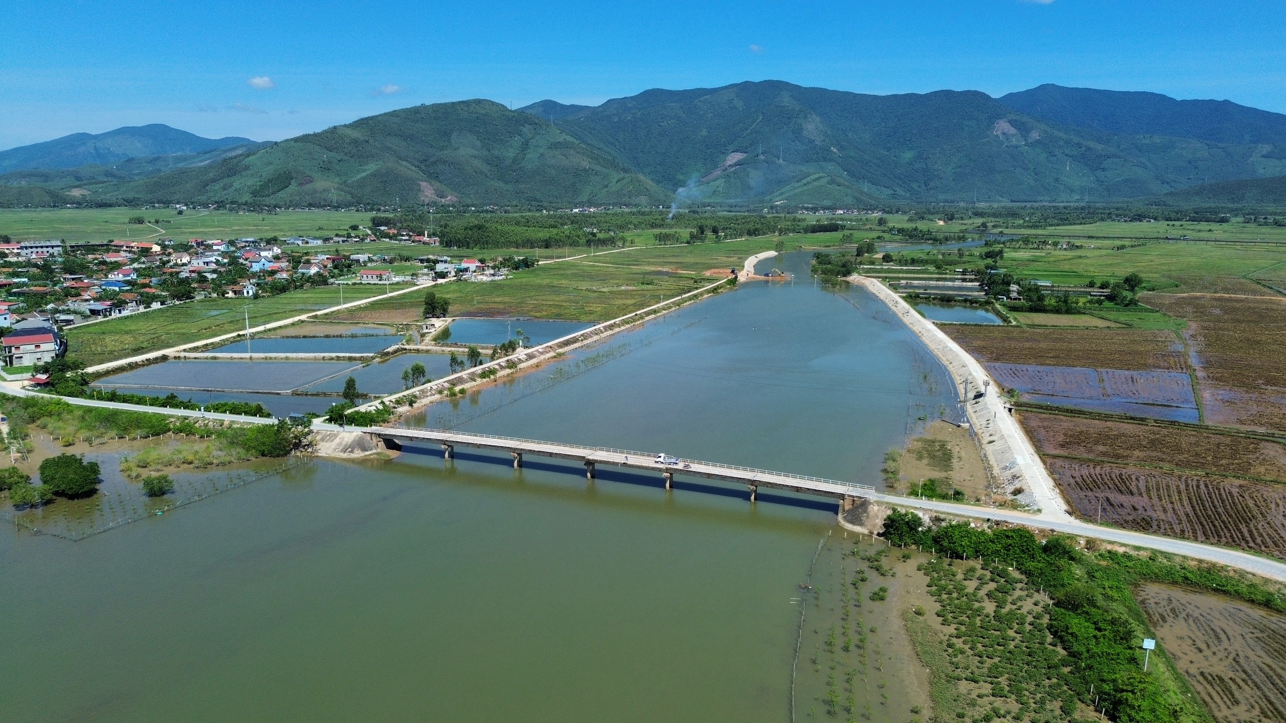 Chờ kiểm định để gia cường cầu yếu ở Quảng B&igrave;nh- Ảnh 1.