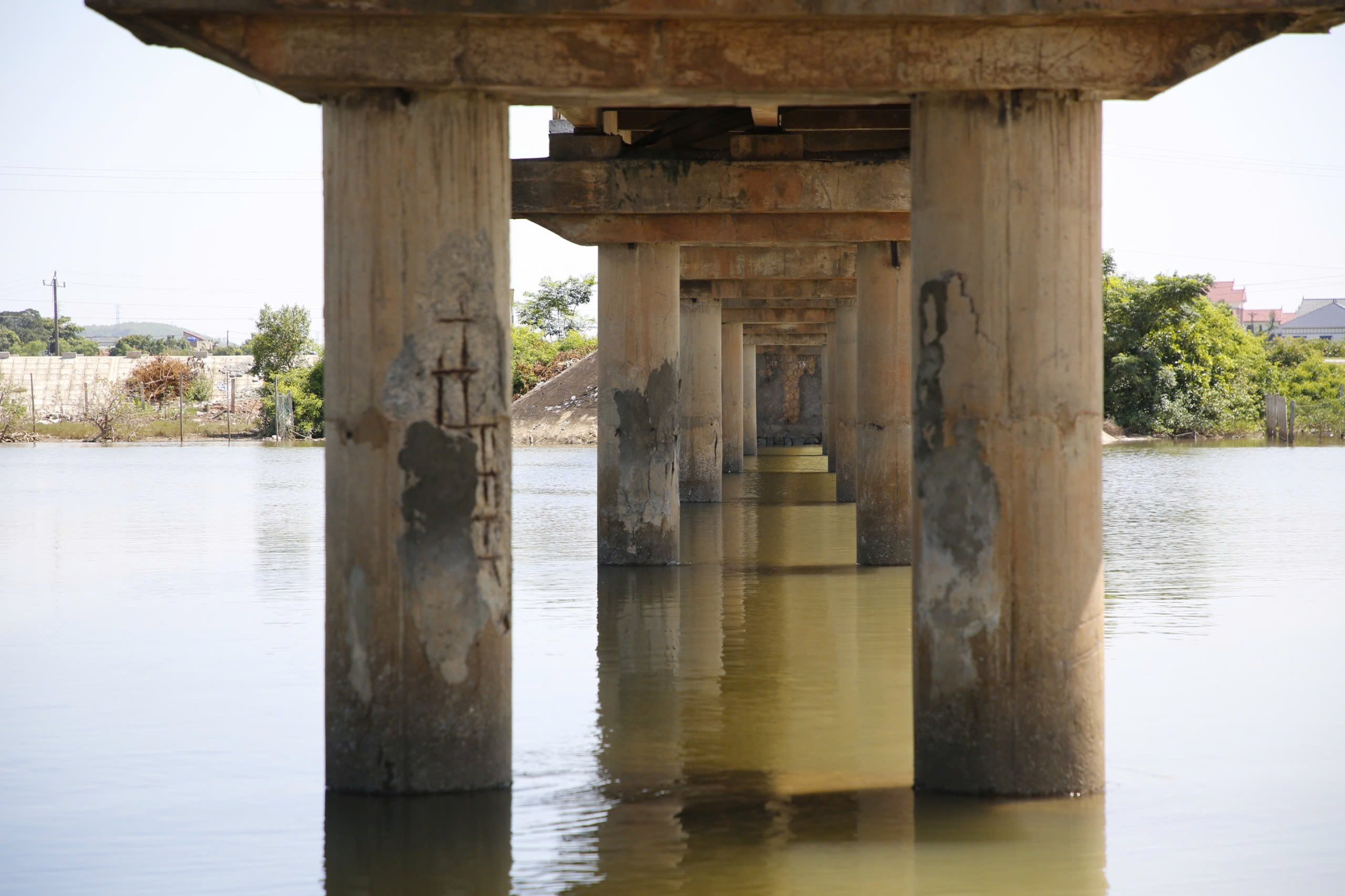 Chờ kiểm định để gia cường cầu yếu ở Quảng B&igrave;nh- Ảnh 2.
