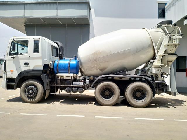 Chở qu&aacute; tải, doanh nghiệp v&agrave; t&agrave;i xế xe bồn bị phạt 190 triệu đồng- Ảnh 1.