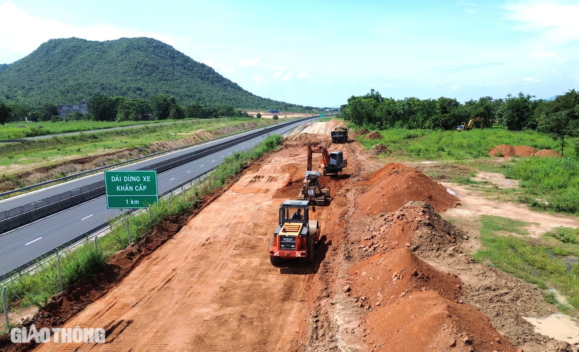 Ho&agrave;n th&agrave;nh đường gom d&acirc;n sinh cao tốc Vĩnh Hảo - Phan Thiết trong năm nay- Ảnh 1.