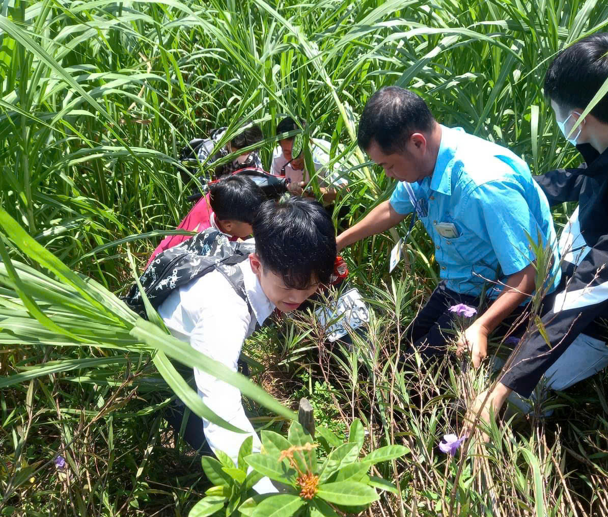 L&aacute;i, phụ xe bu&yacute;t Transerco kịp thời cứu học sinh bị ng&atilde; tr&ecirc;n đường- Ảnh 1.