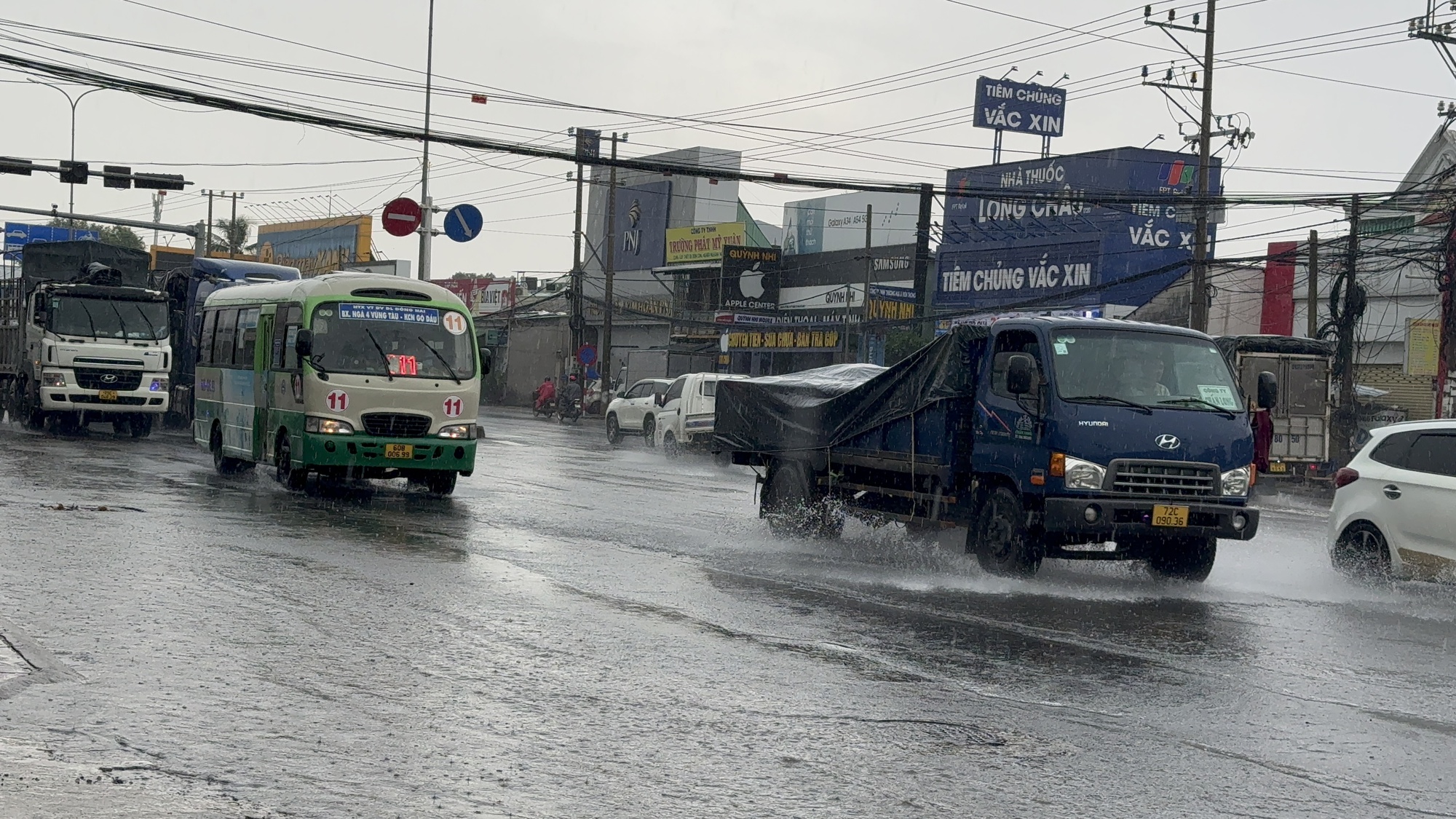 Đề nghị công bố khẩn cấp về thiên tai trên QL51, chi trên 15 tỷ sửa chữa hư hỏng nặng- Ảnh 2. Đề nghị công bố khẩn cấp về thiên tai trên QL51, chi trên 15 tỷ sửa chữa hư hỏng nặng- Ảnh 2.