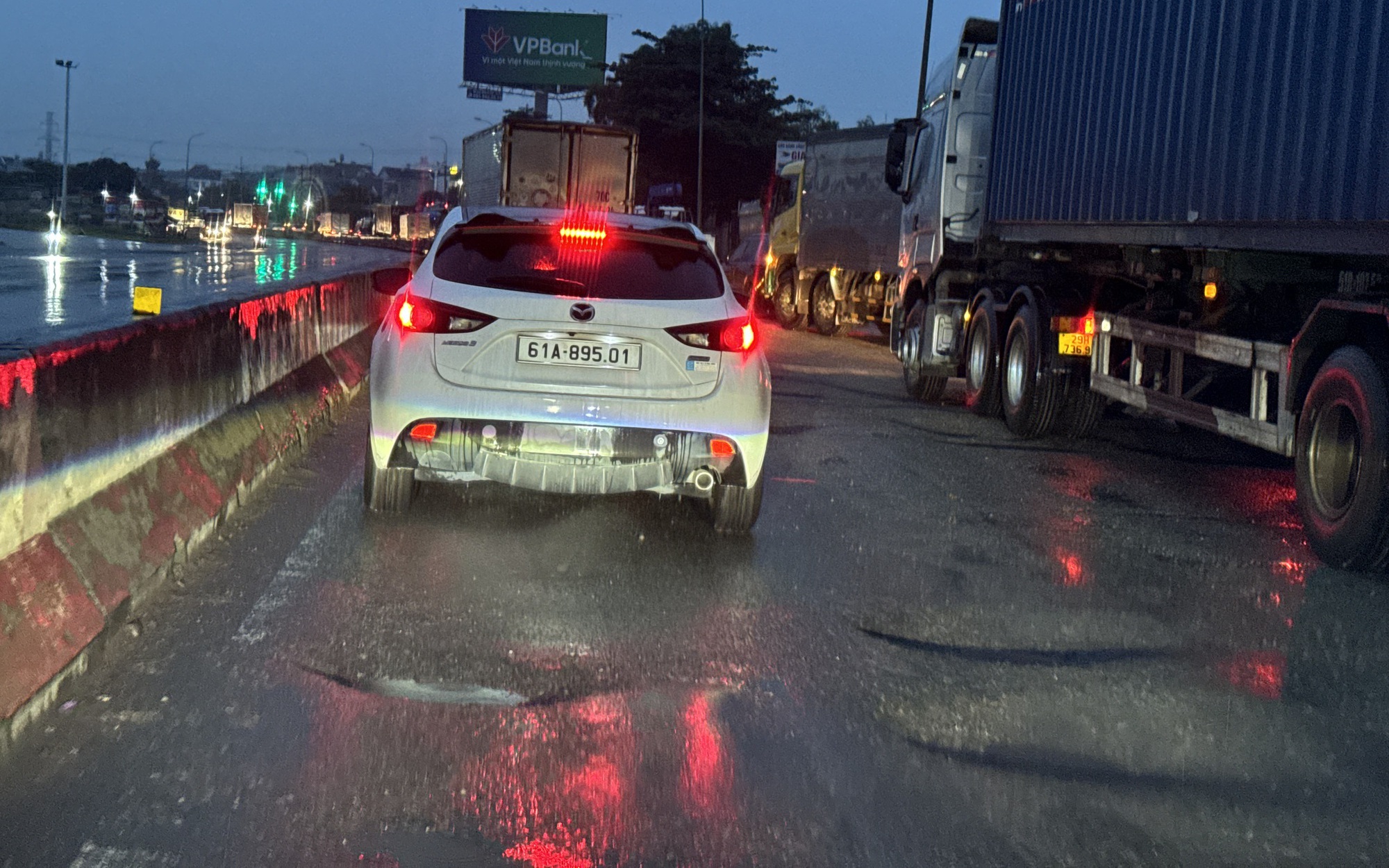 Đề nghị c&ocirc;ng bố khẩn cấp về thi&ecirc;n tai tr&ecirc;n QL51, chi tr&ecirc;n 15 tỷ sửa chữa hư hỏng nặng