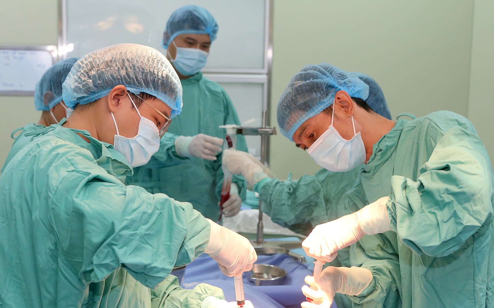 Gh&eacute;p tủy đồng loại th&agrave;nh c&ocirc;ng cho hai bệnh nh&acirc;n tan m&aacute;u bẩm sinh