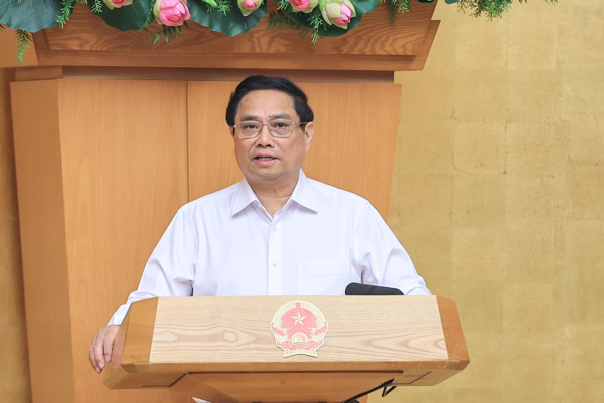 Thủ tướng: Khẩn trương nghi&ecirc;n cứu ph&aacute;t h&agrave;nh th&ecirc;m 100 ngh&igrave;n tỷ đồng cho c&ocirc;ng tr&igrave;nh hạ tầng- Ảnh 1.