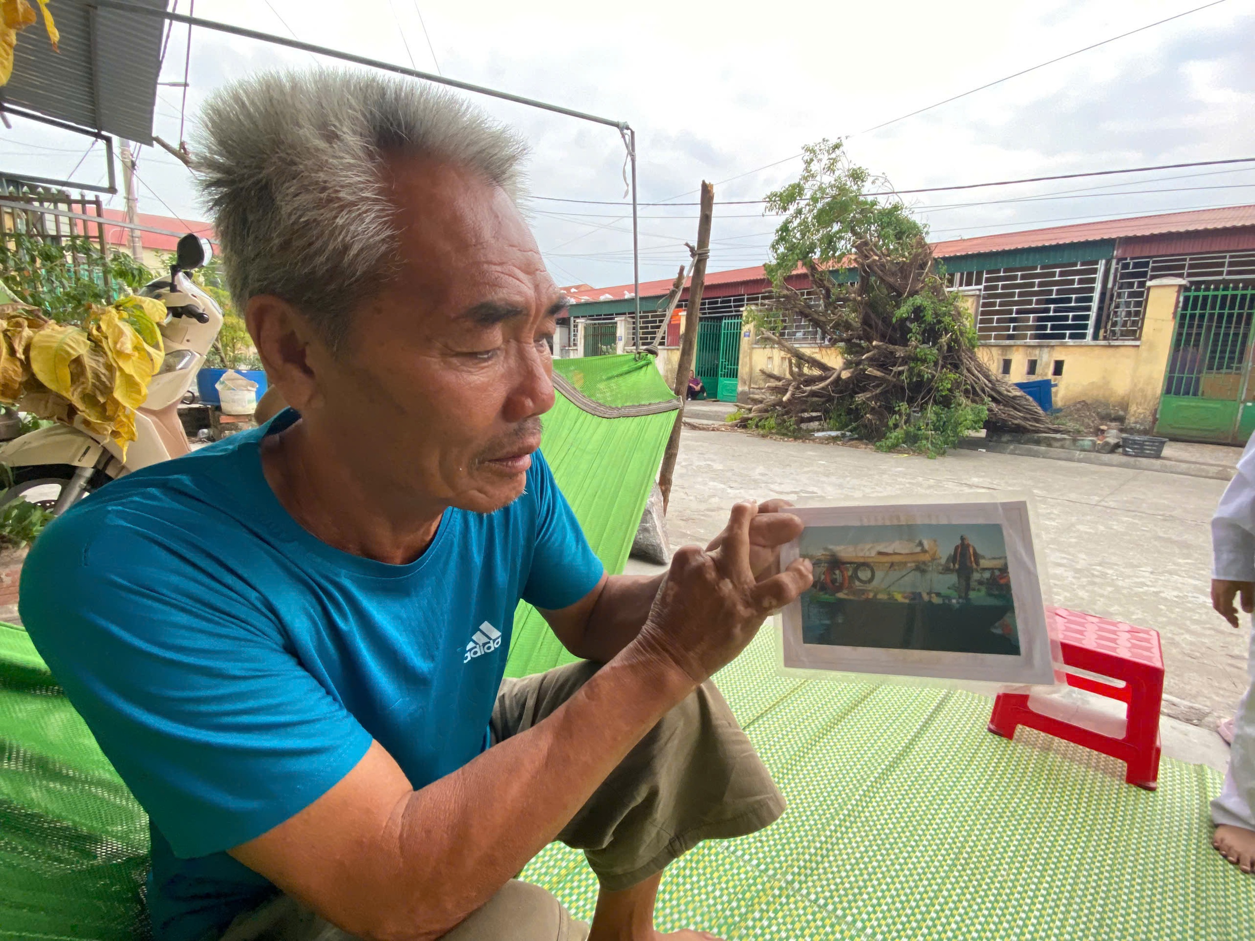 T&agrave;i sản tiền tỷ ng&acirc;m dưới biển, chủ t&agrave;u thuyền bị đắm ở Quảng Ninh mong được hỗ trợ- Ảnh 2.