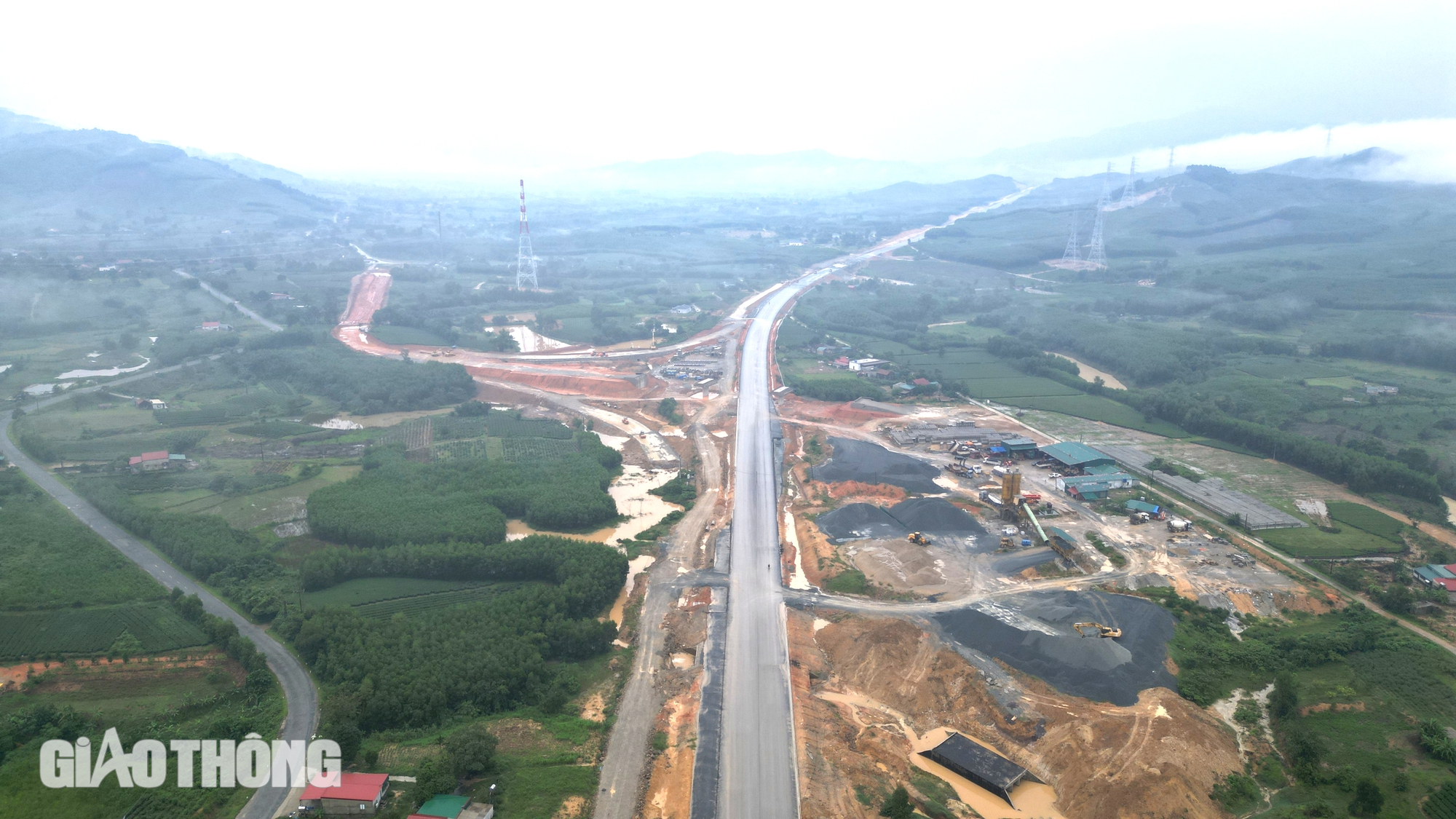"Vượt nắng, thắng mưa" tr&ecirc;n c&ocirc;ng trường cao tốc Bắc - Nam qua H&agrave; Tĩnh- Ảnh 6.