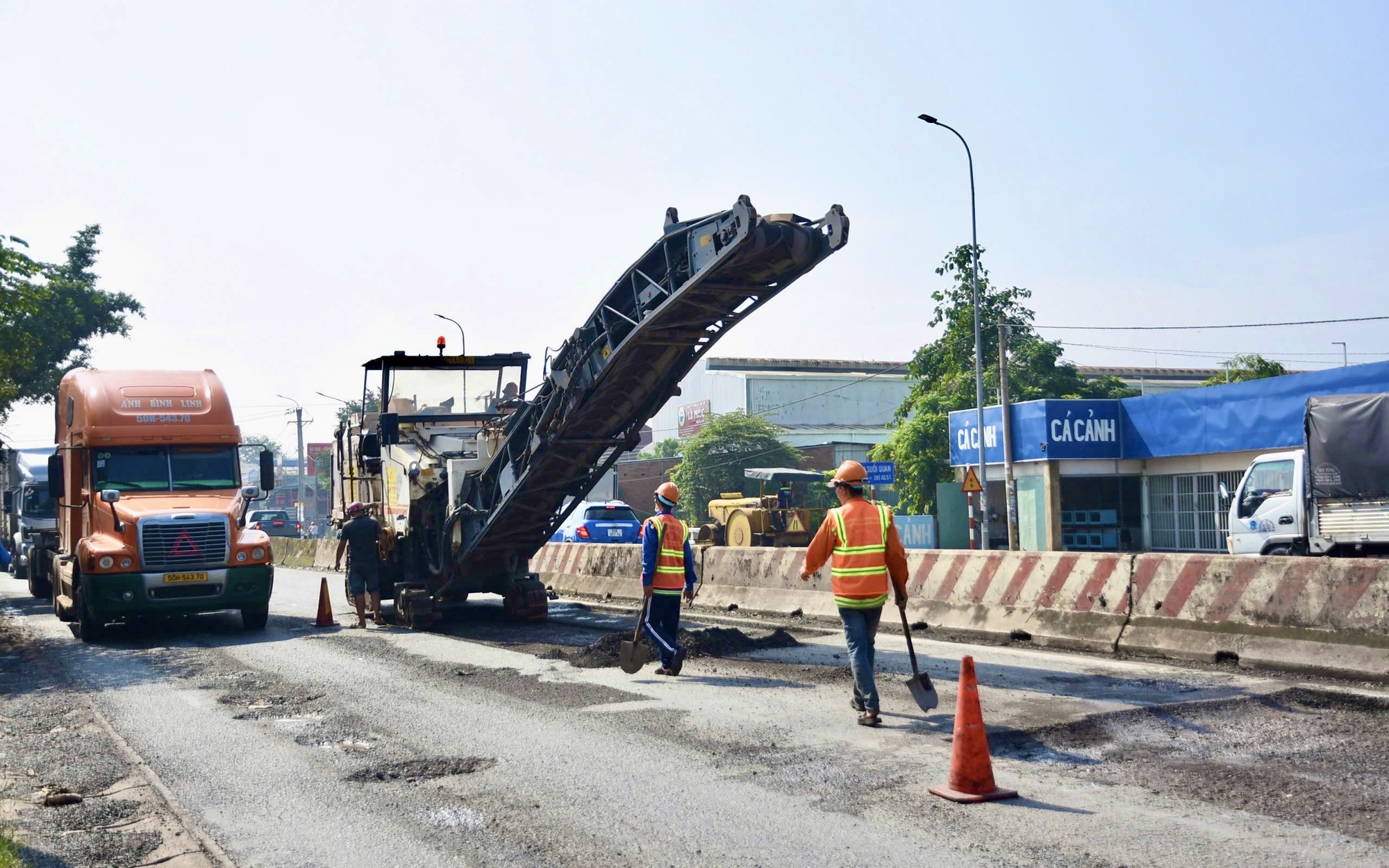 Lập Tổ ứng trực xử l&yacute; khẩn cấp hư hỏng tr&ecirc;n QL51