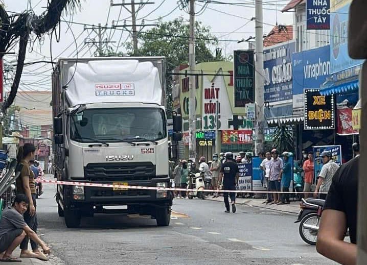 TP.HCM: Xe tải va chạm xe đạp, người phụ nữ lớn tuổi tử vong thương t&acirc;m- Ảnh 1.