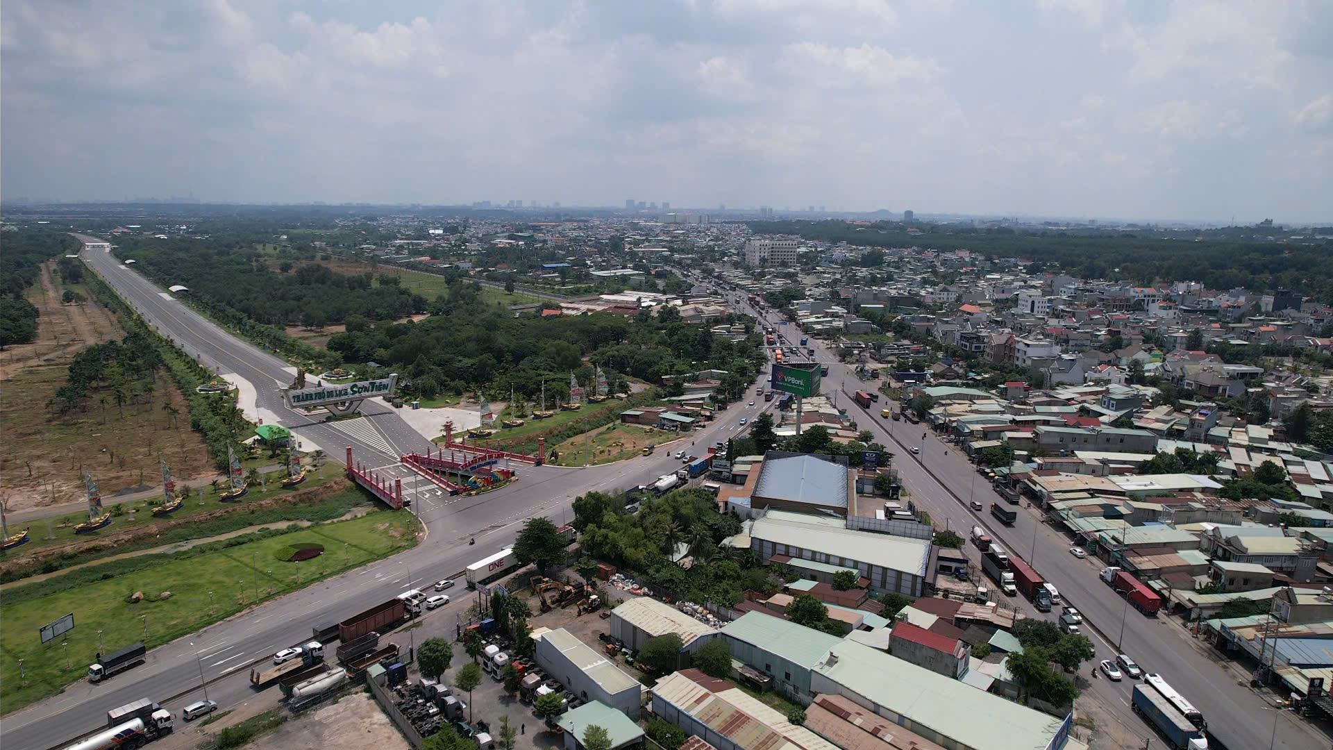 Sửa quốc lộ 51, c&aacute;c phương tiện đi đường n&agrave;o để tr&aacute;nh &ugrave;n tắc?- Ảnh 2.